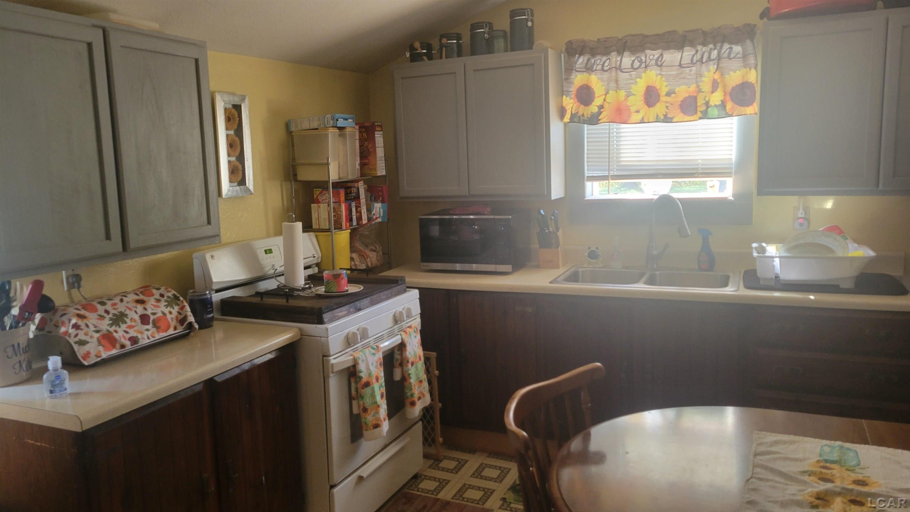 10554 Hickory Street, Morenci, MI 49256 — Photo 8