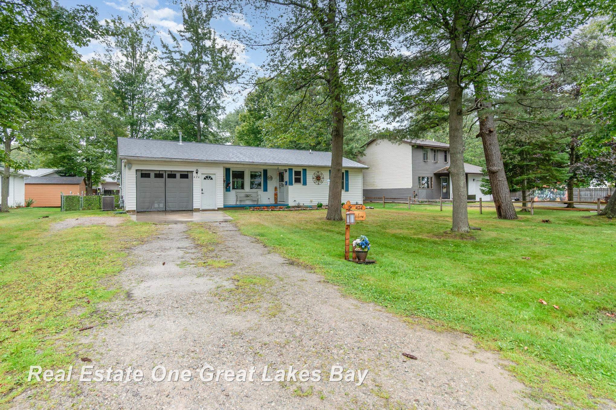 424 Lakewood Drive, East Tawas, MI 48730 — Photo 3