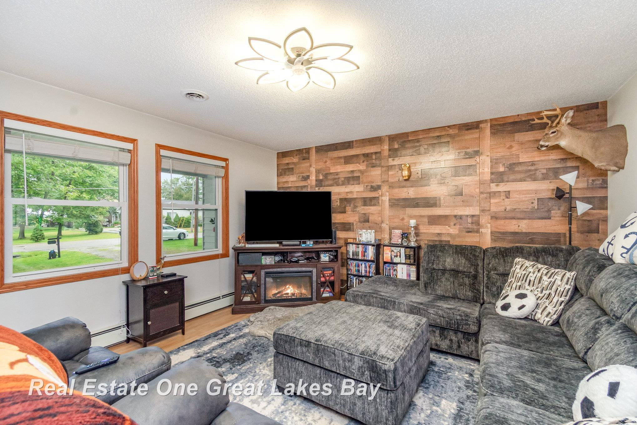 424 Lakewood Drive, East Tawas, MI 48730 — Photo 5