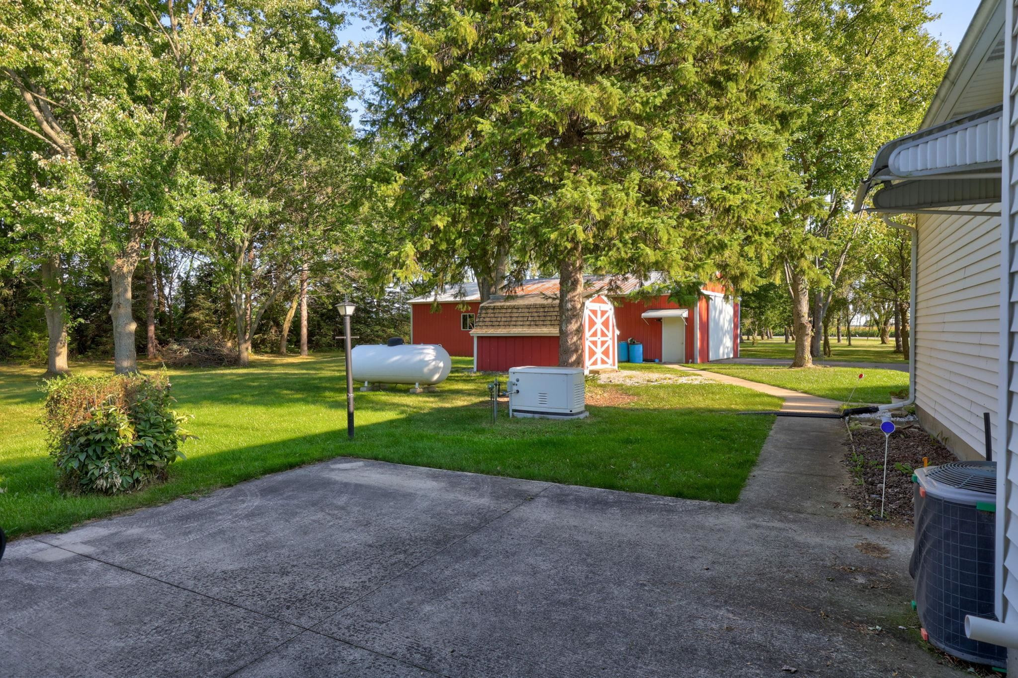 9941 Bender Road, Frankenmuth, MI 48734 — Photo 38