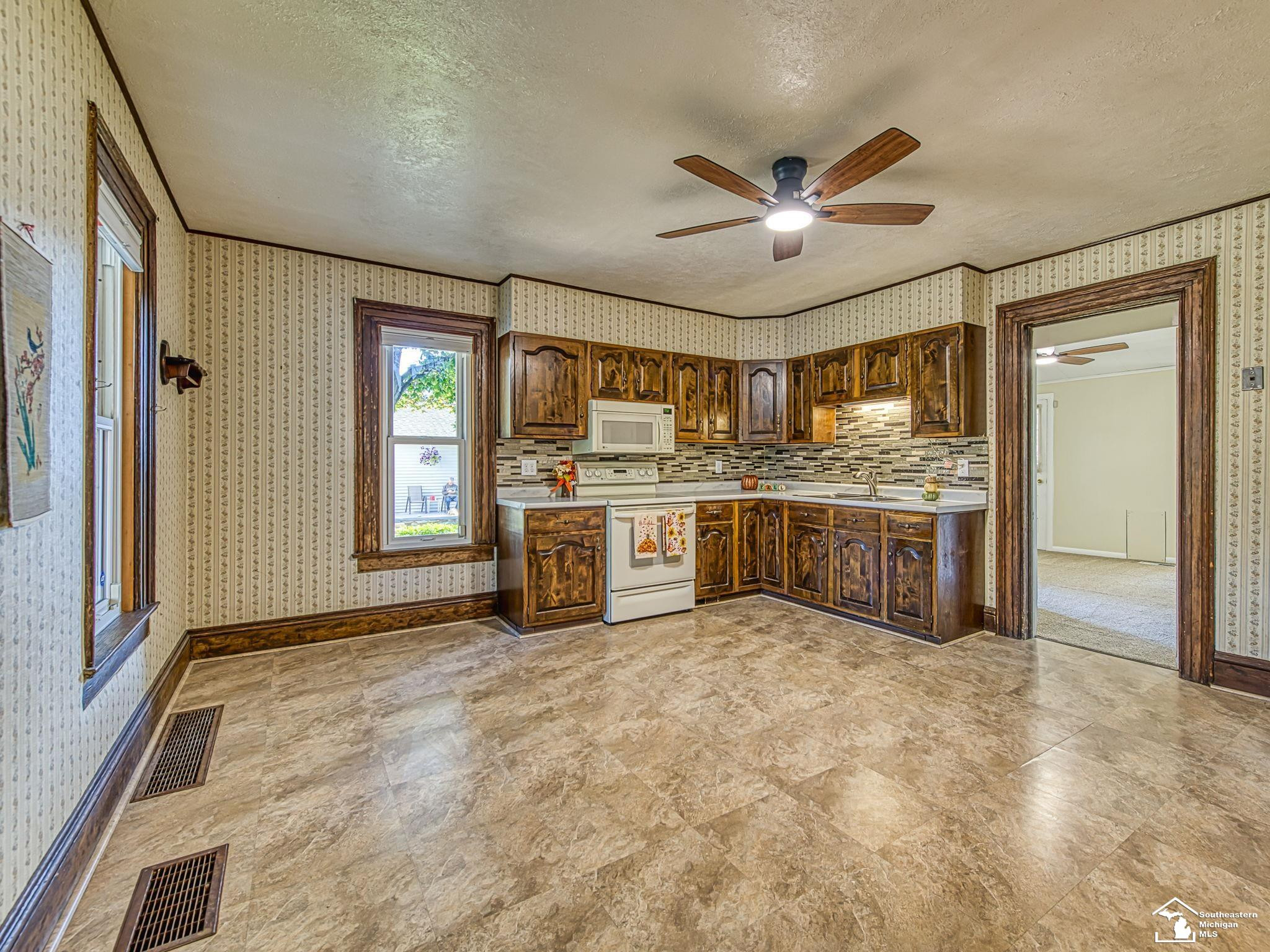 403 E 2nd Street, Monroe, MI 48161 — Photo 5