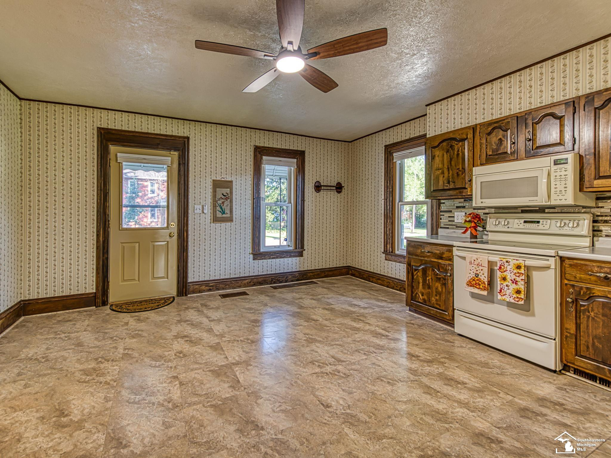 403 E 2nd Street, Monroe, MI 48161 — Photo 8