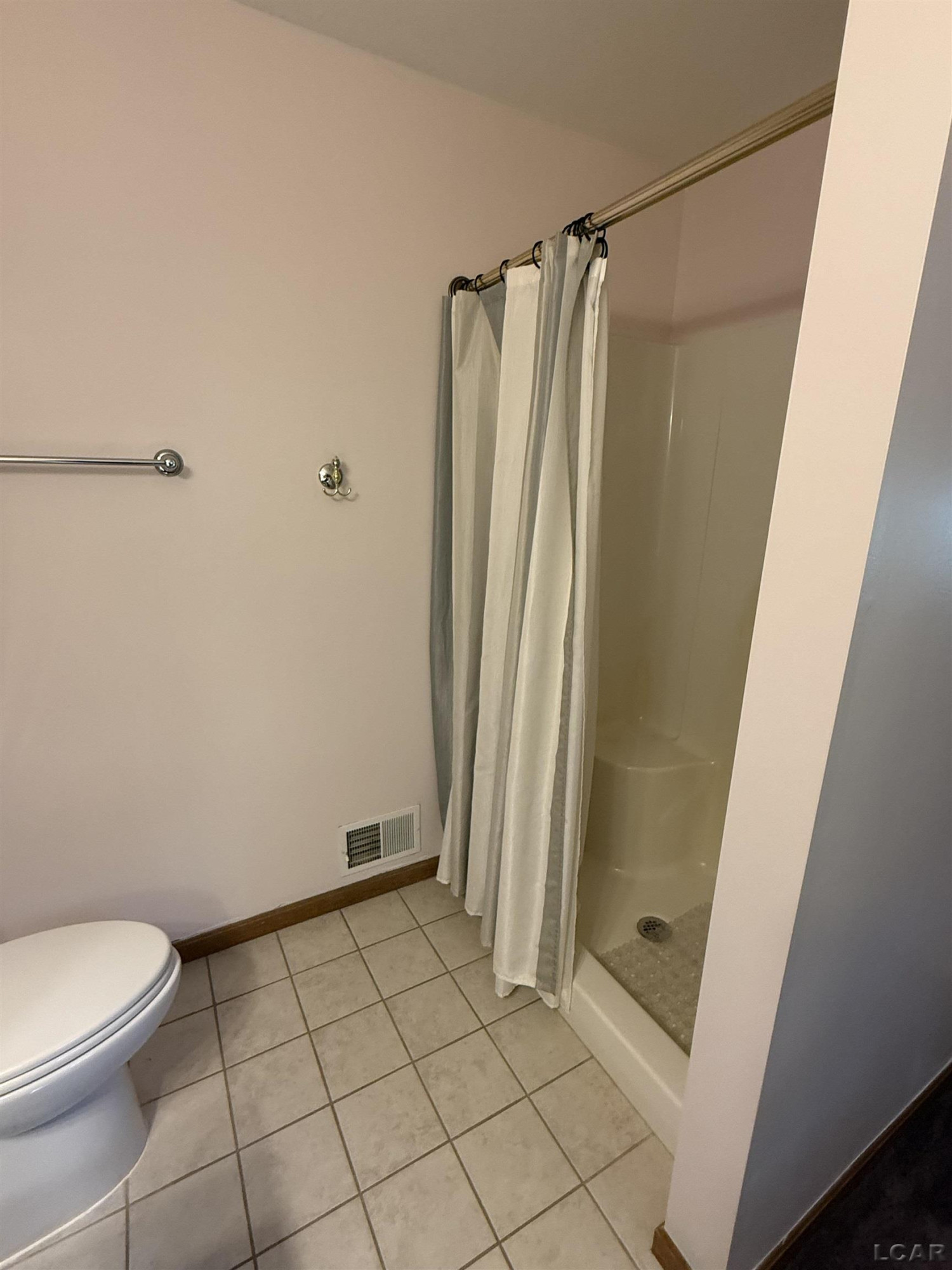 802 Lakewood Drive, Adrian, MI 49221 — Photo 10