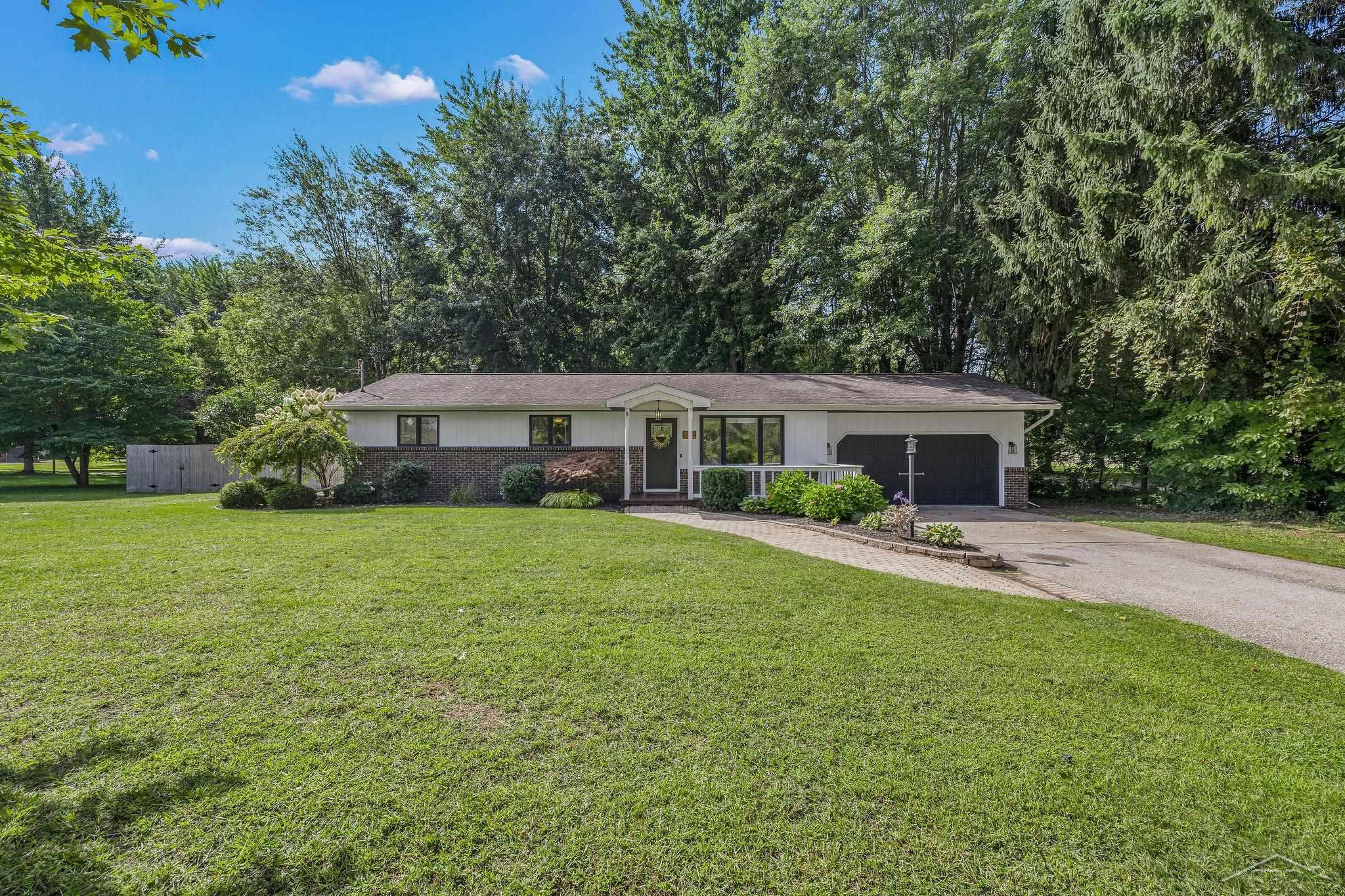 12701 Frost Road, Hemlock, MI 48626 — front exterior
