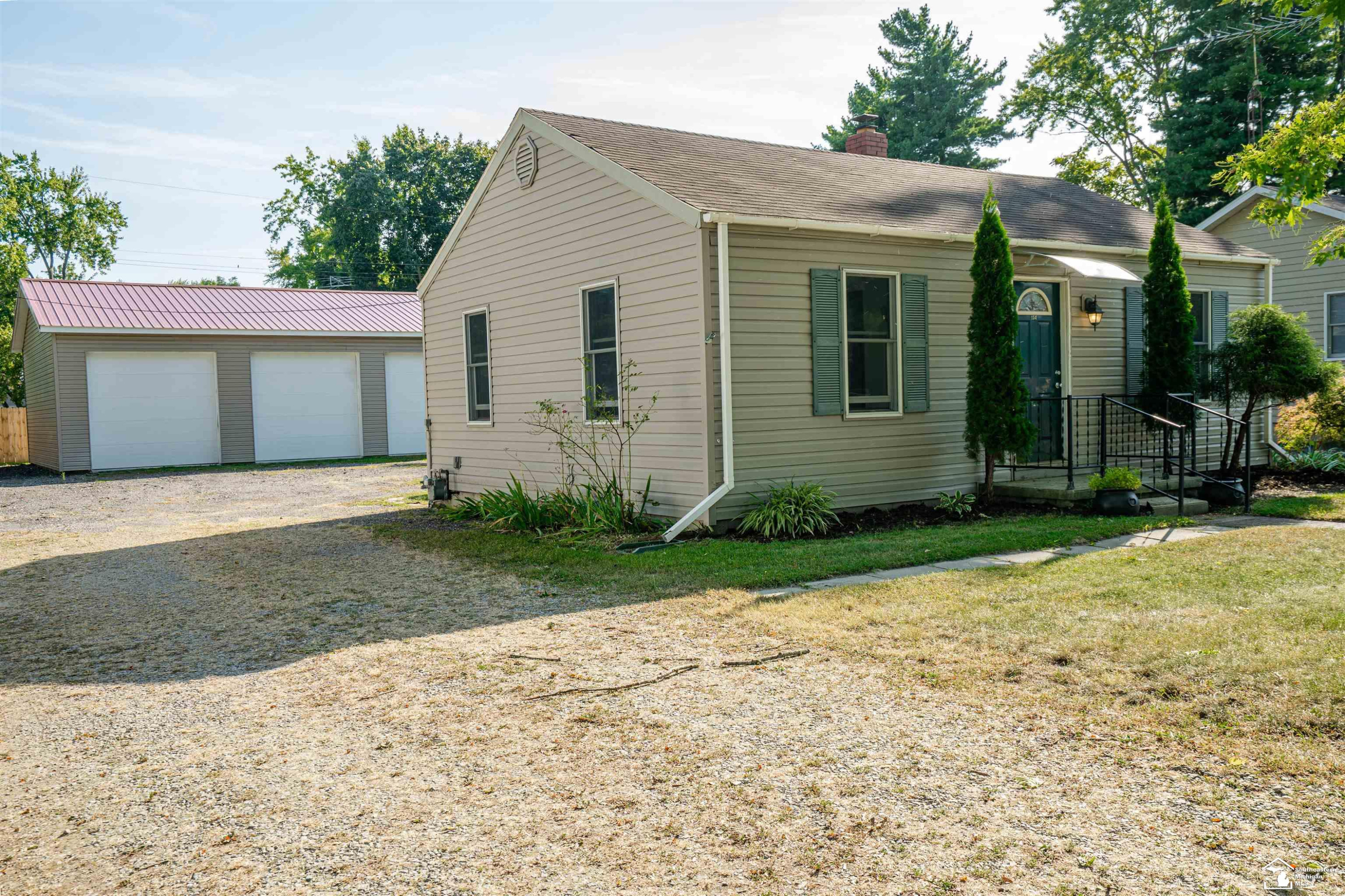 154 E Madison Street, Petersburg, MI 49270 — Photo 2
