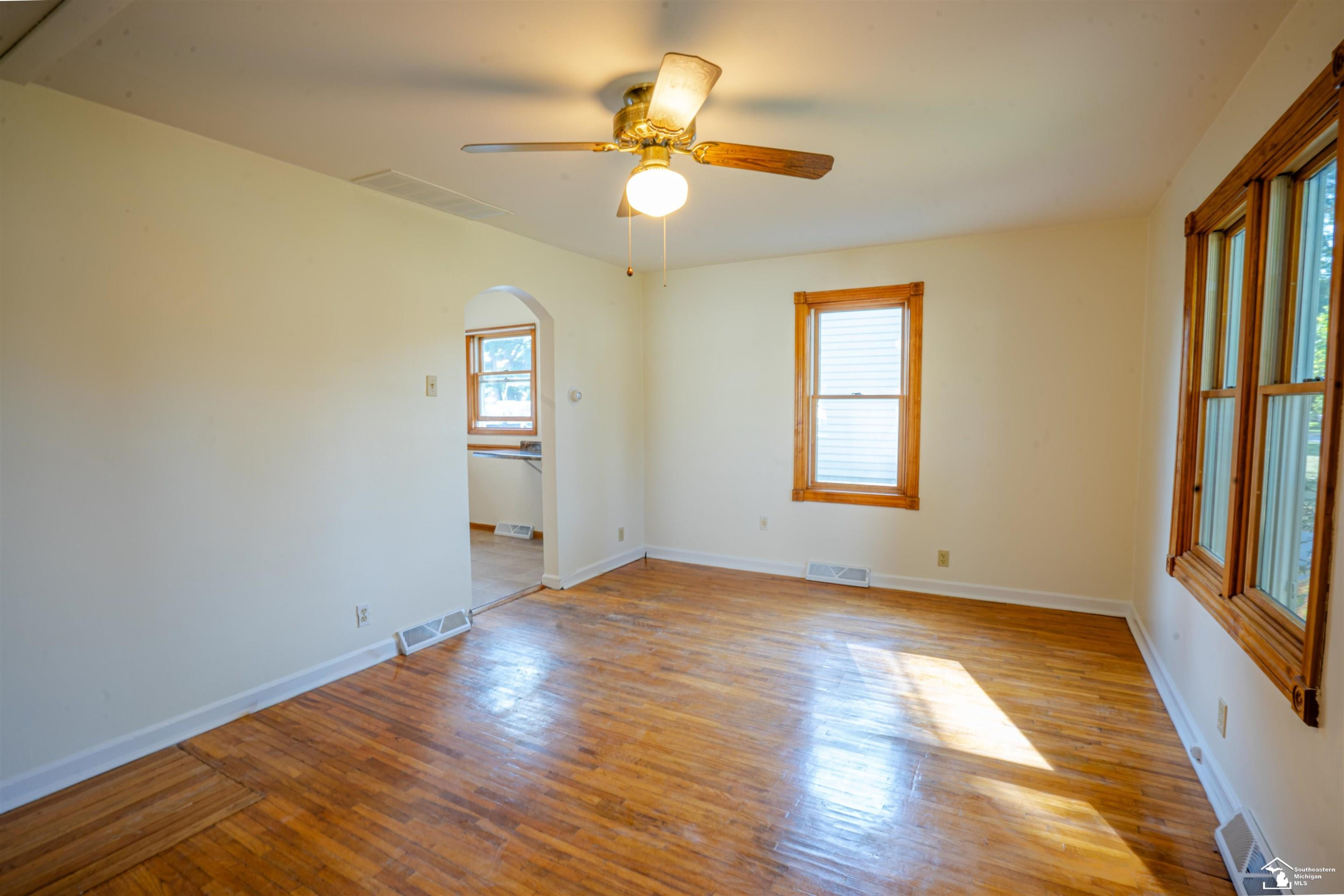 154 E Madison Street, Petersburg, MI 49270 — Photo 3