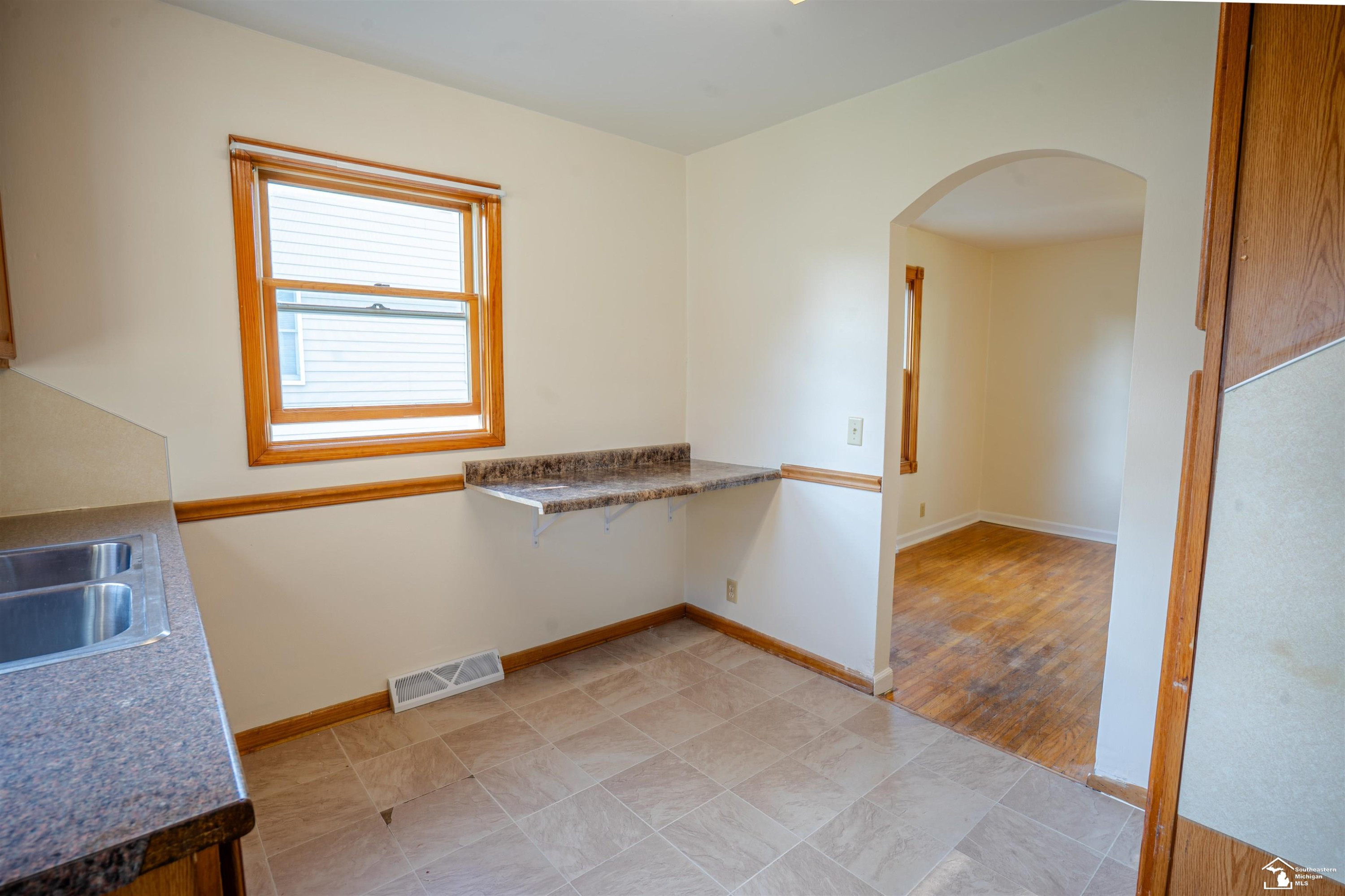 154 E Madison Street, Petersburg, MI 49270 — Photo 6