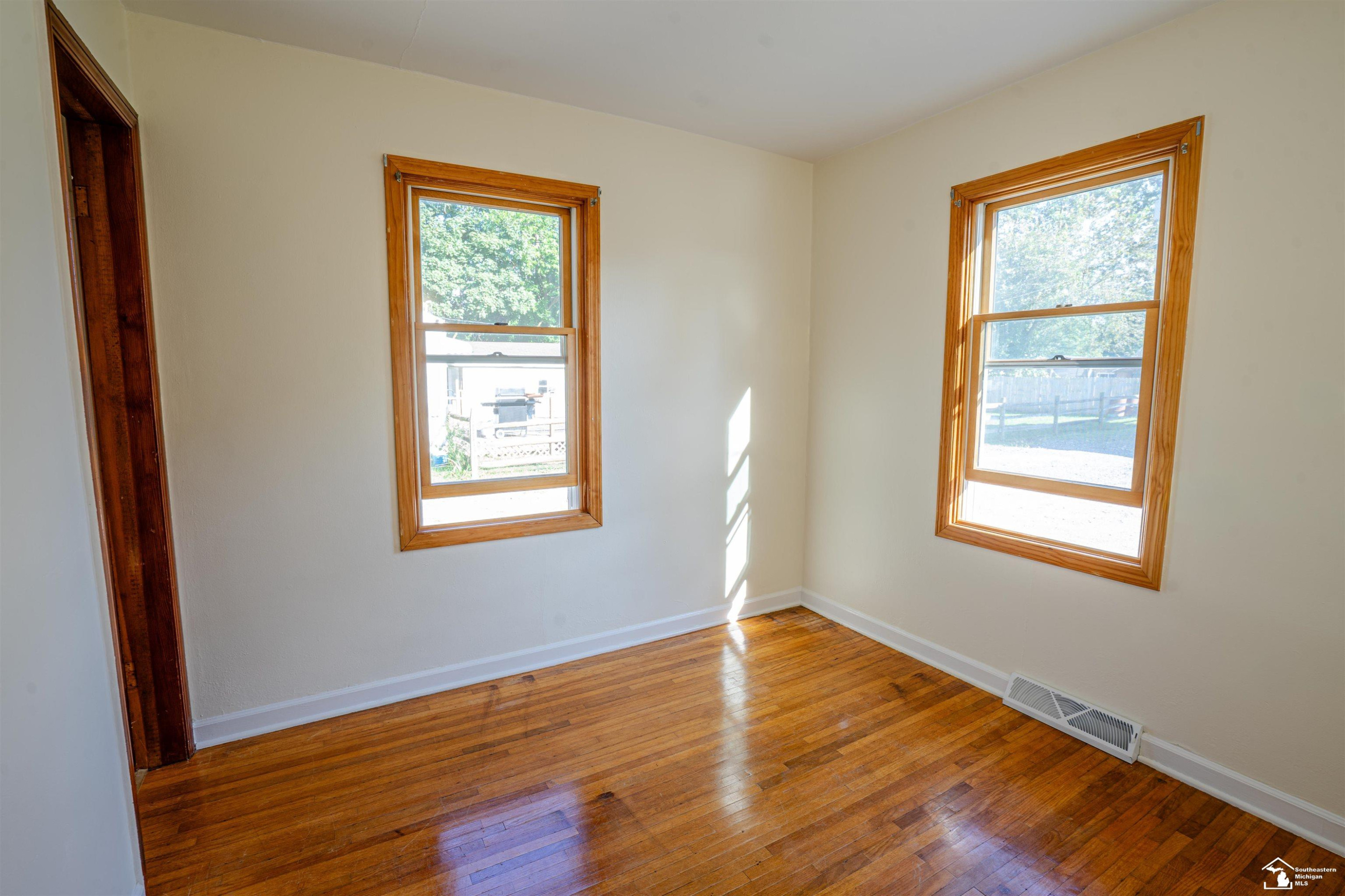 154 E Madison Street, Petersburg, MI 49270 — Photo 11