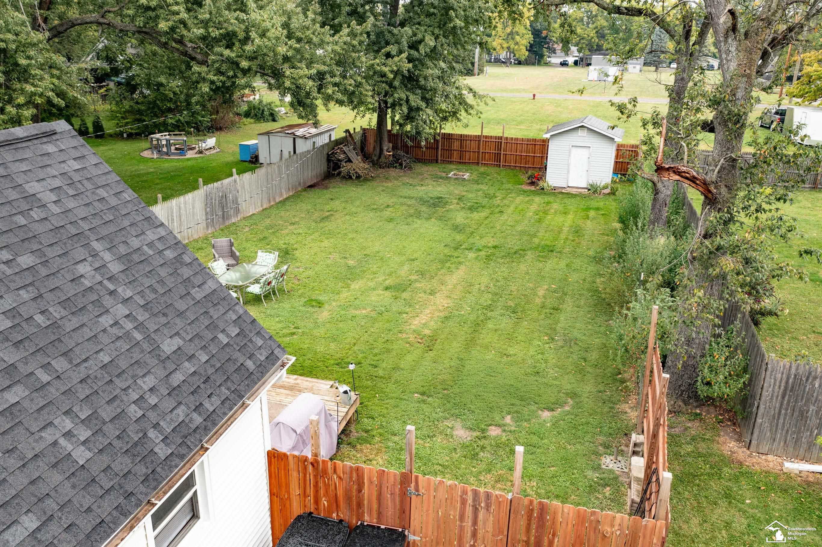 153 E Vesey Street, Petersburg, MI 49270 — Photo 2