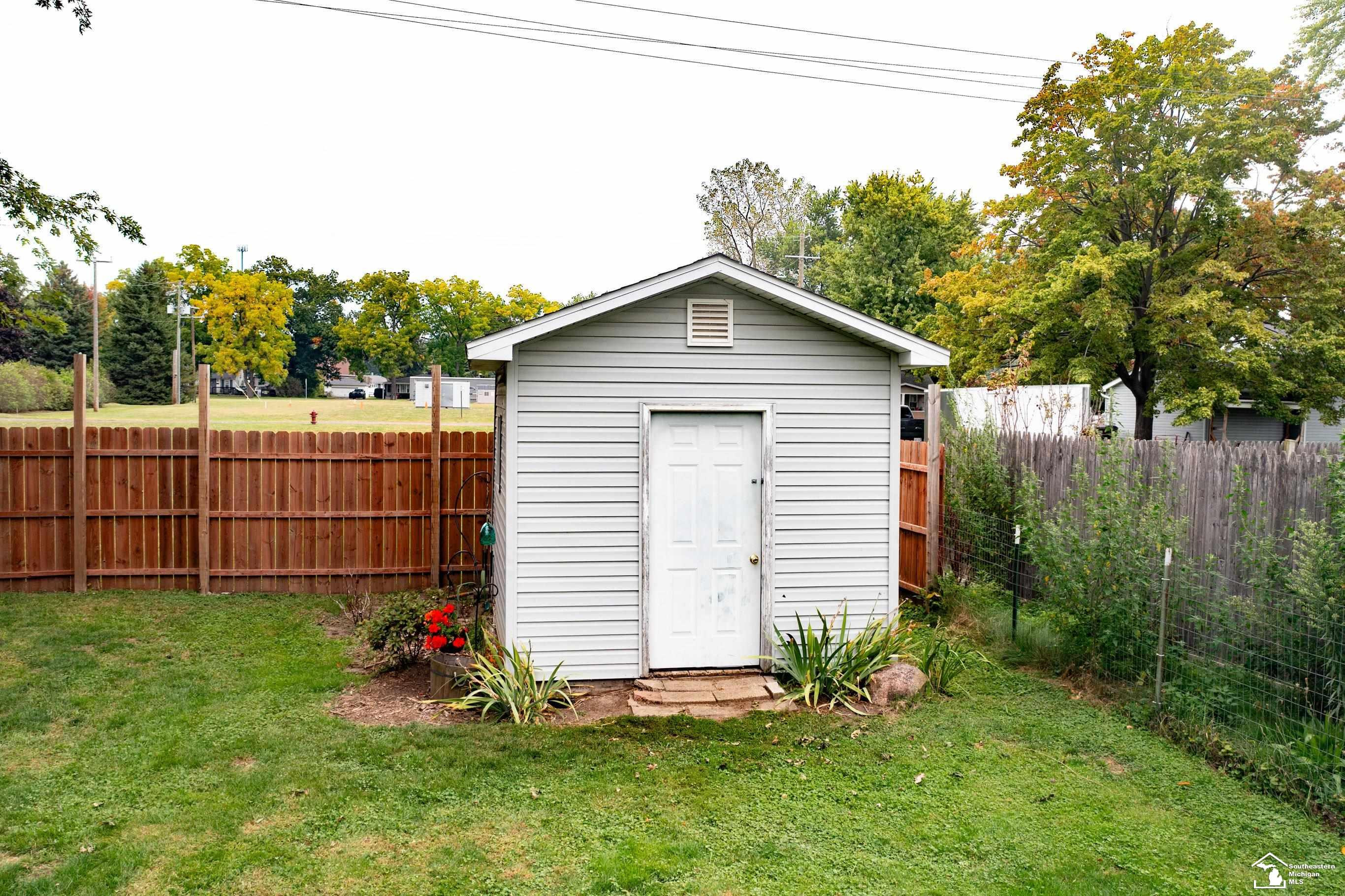 153 E Vesey Street, Petersburg, MI 49270 — Photo 4
