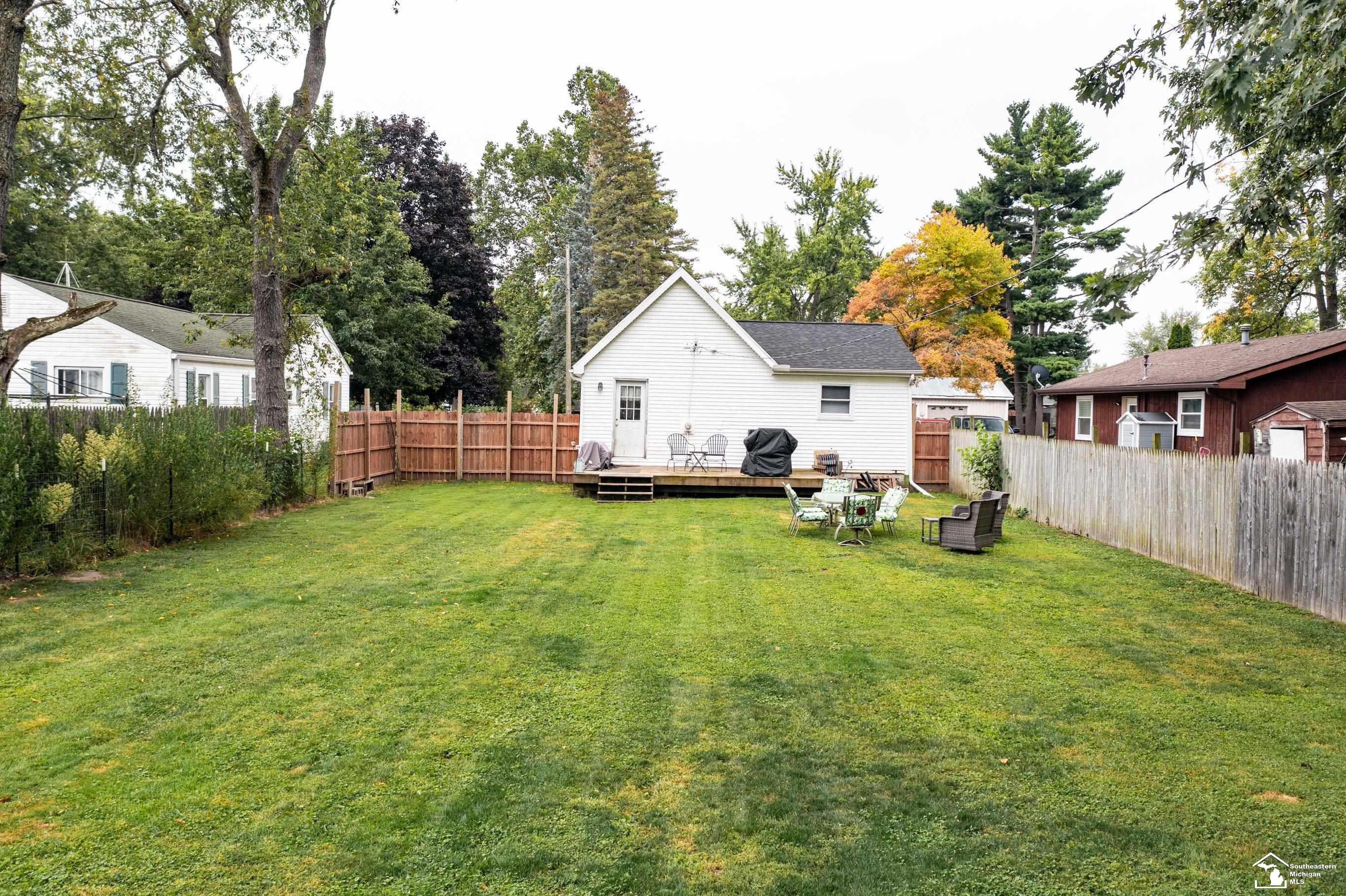 153 E Vesey Street, Petersburg, MI 49270 — Photo 5