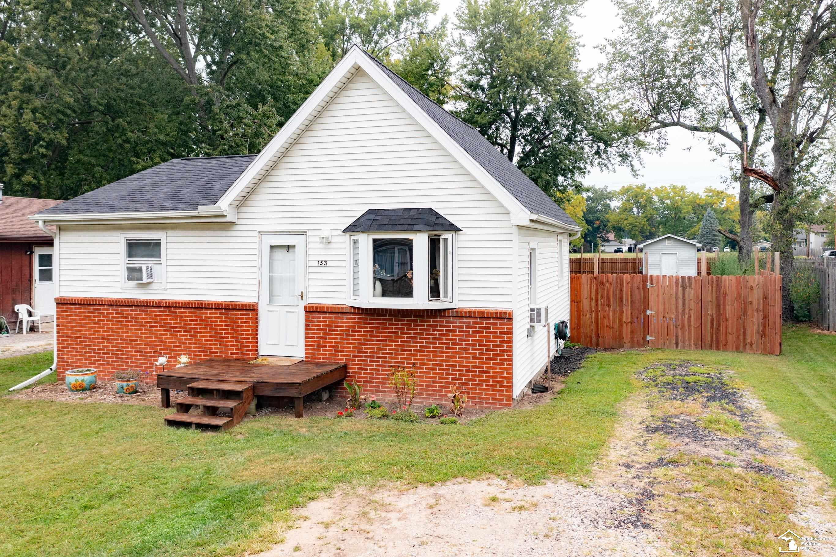 153 E Vesey Street, Petersburg, MI 49270 — Photo 8