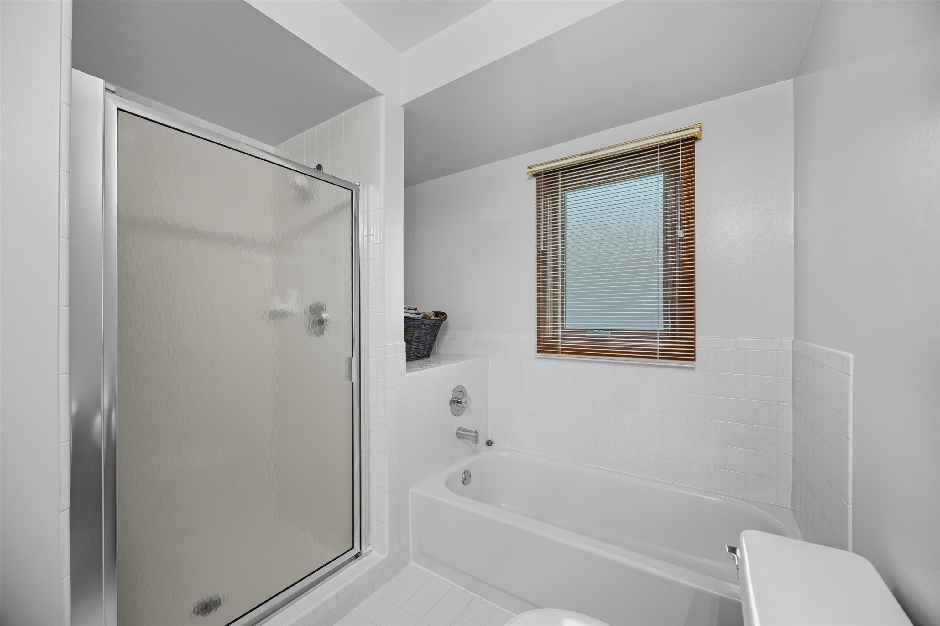 43472 Pointe Drive, Clinton, MI 48038 — Photo 24