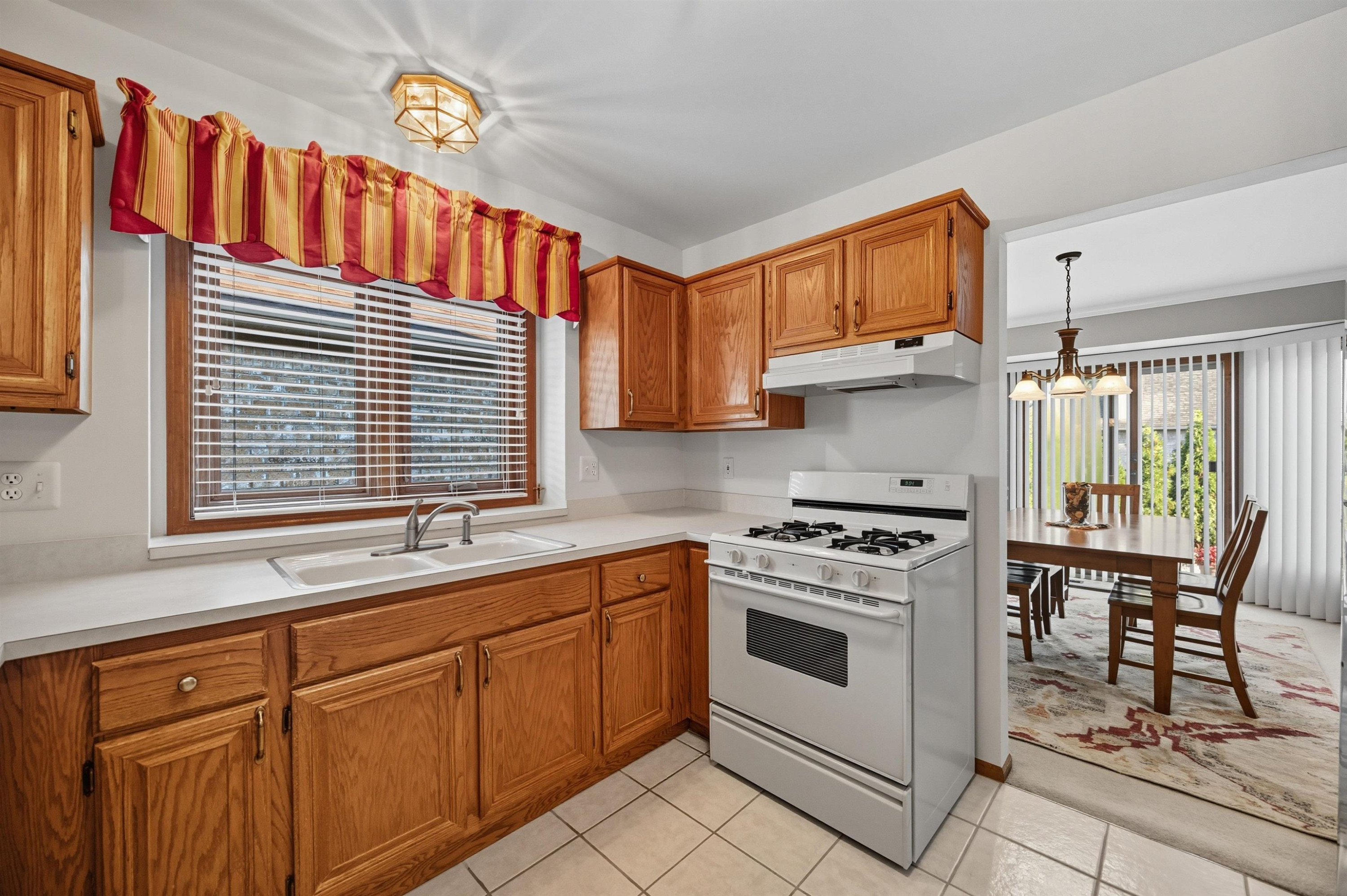 43472 Pointe Drive, Clinton, MI 48038 — Photo 13