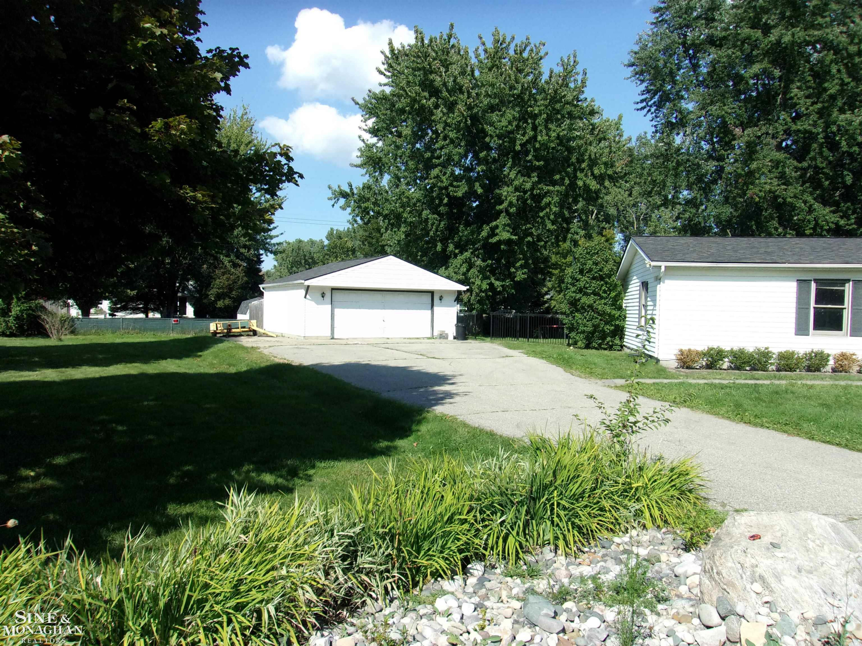 1575 Grandview Court, MI 48079 — Photo 3