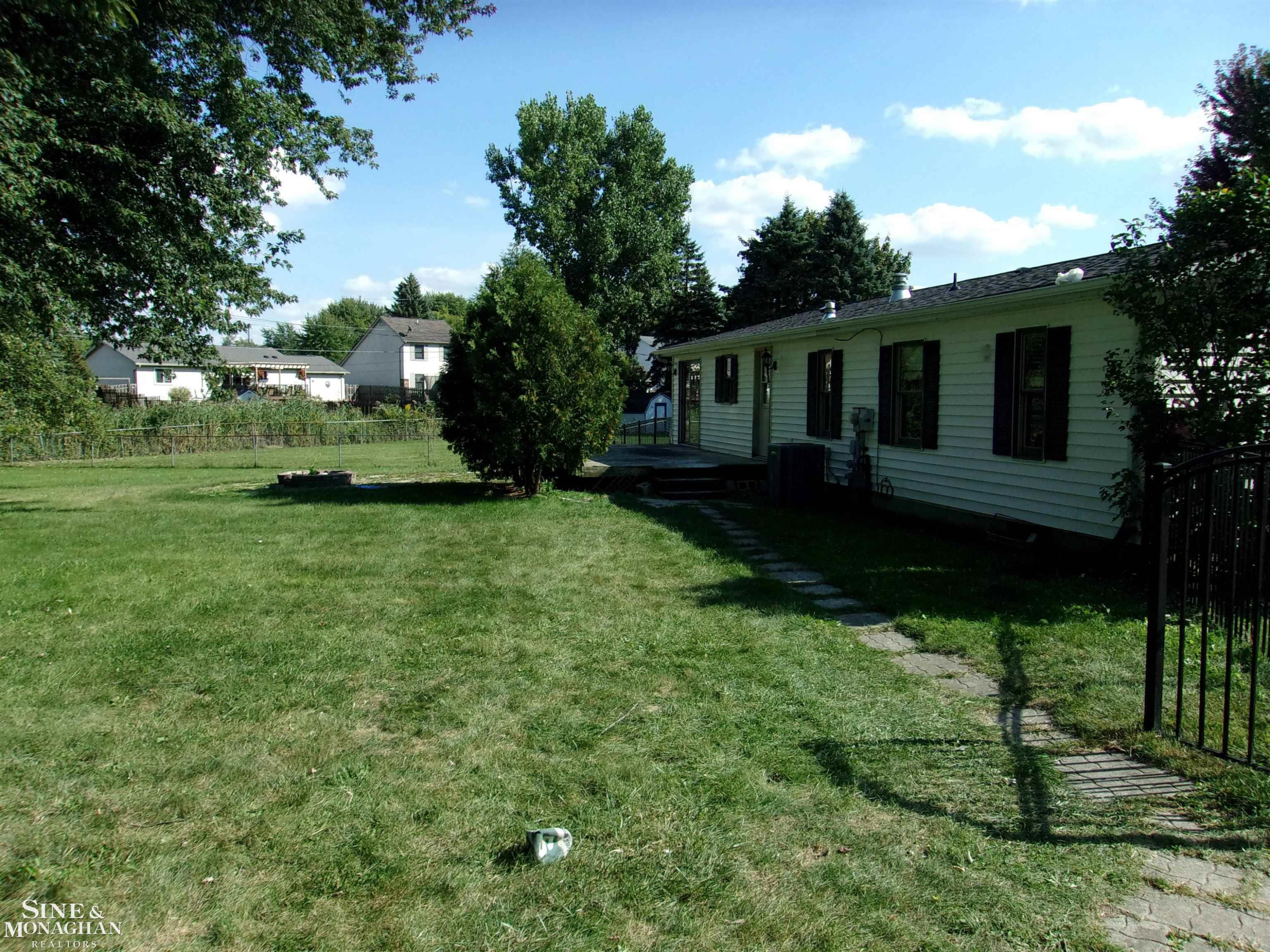 1575 Grandview Court, MI 48079 — Photo 7