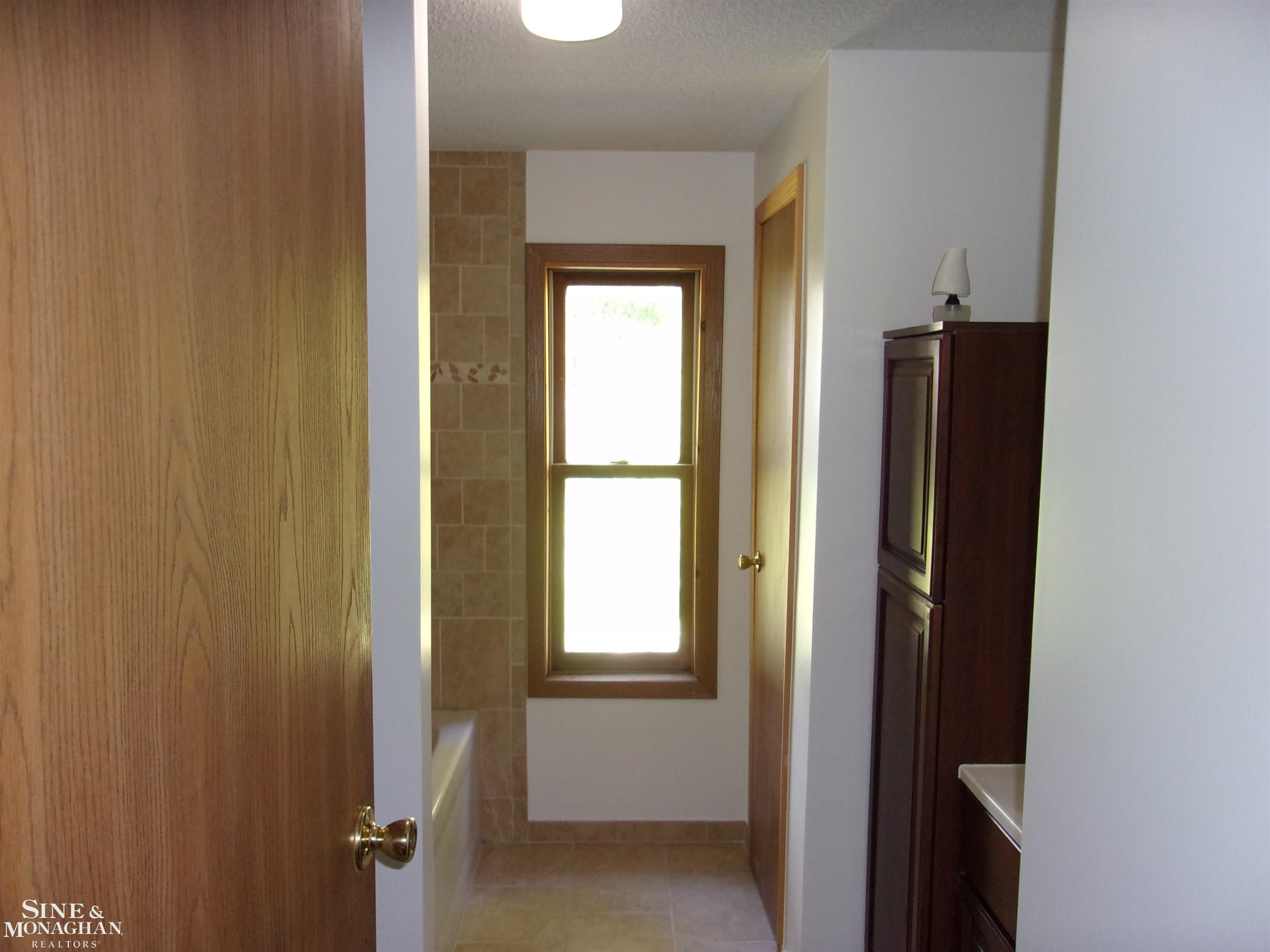 1575 Grandview Court, MI 48079 — Photo 28