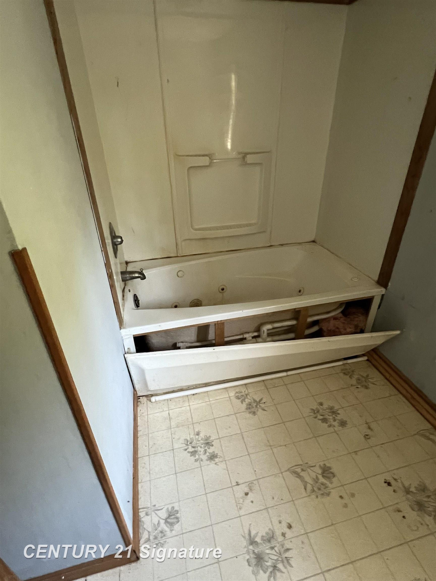 13869 Hanchett Road, Saint Charles, MI 48655 — Photo 11