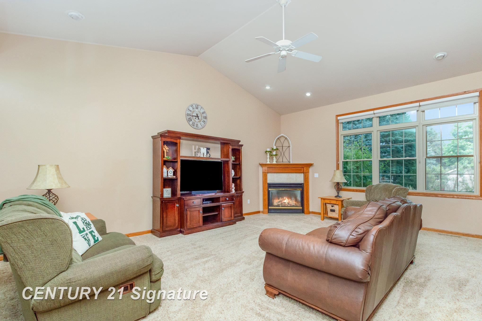 7724 Hillbridge Drive, Freeland, MI 48623 — Photo 6