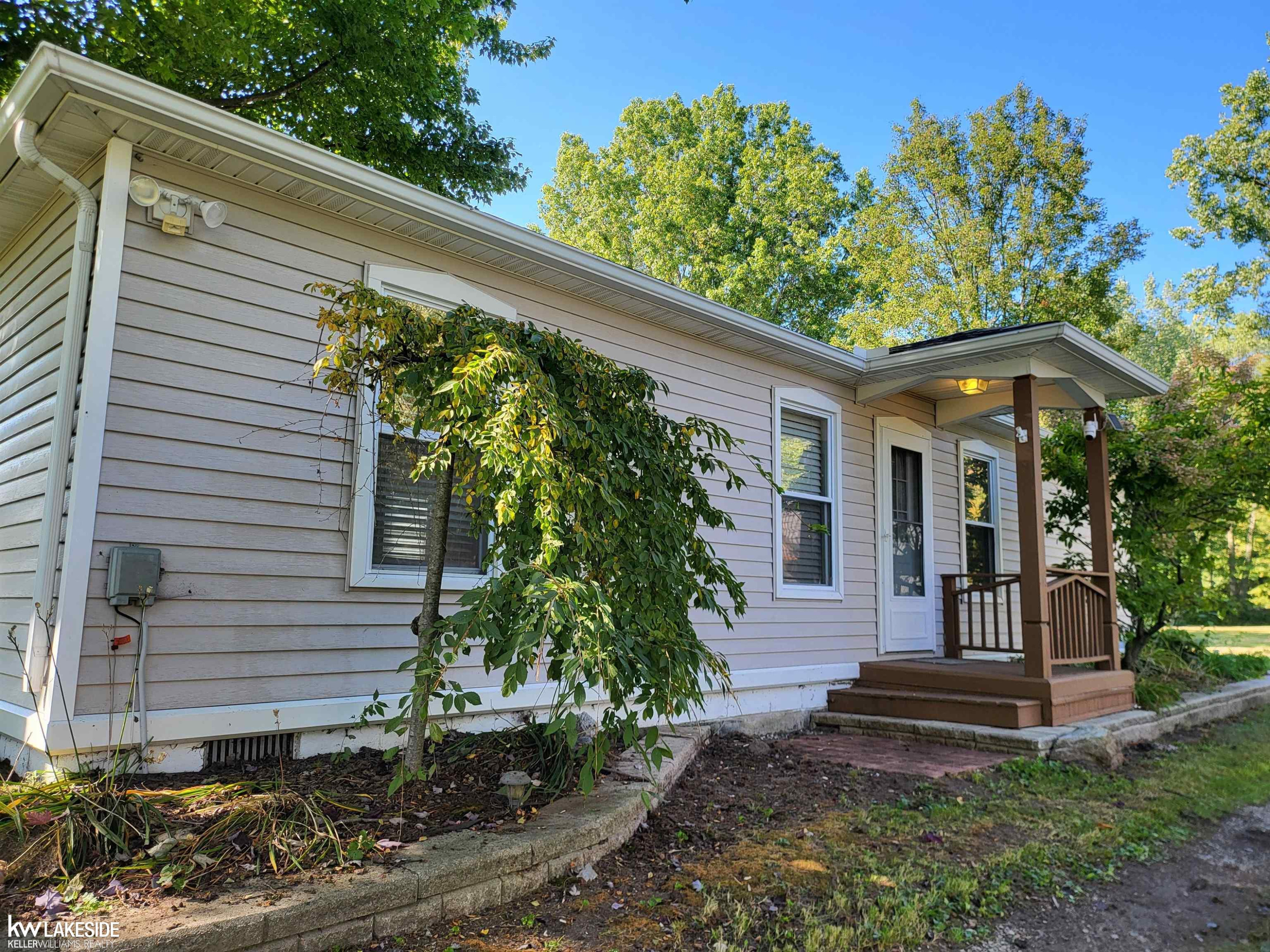 2866 Fruit Street, Algonac, MI 48001 — front exterior