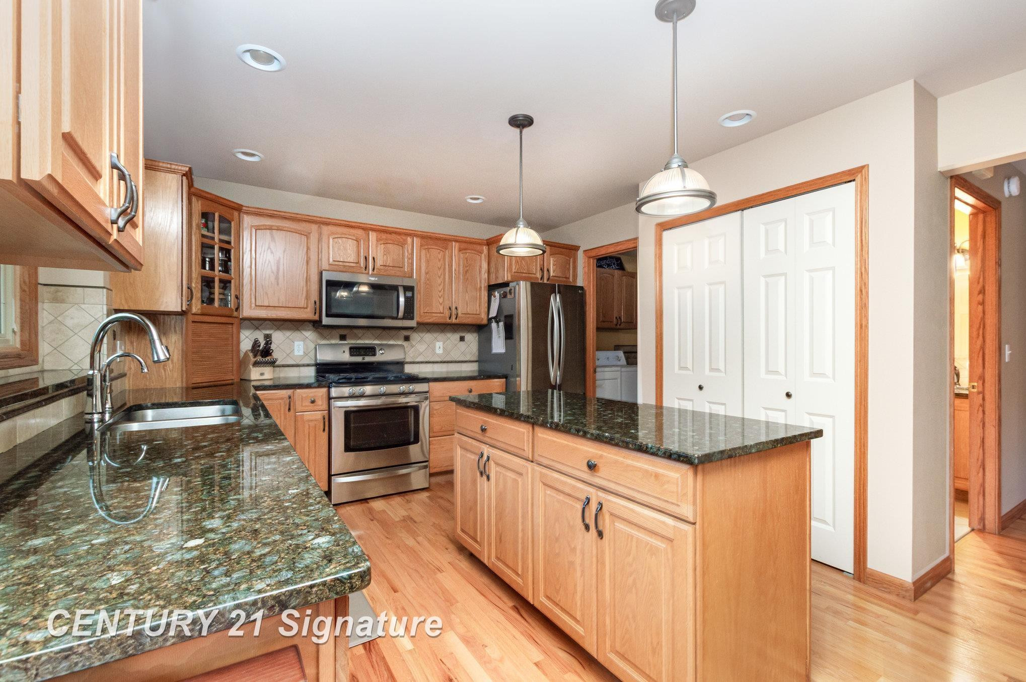 7724 Hillbridge Drive, Freeland, MI 48623 — Photo 14