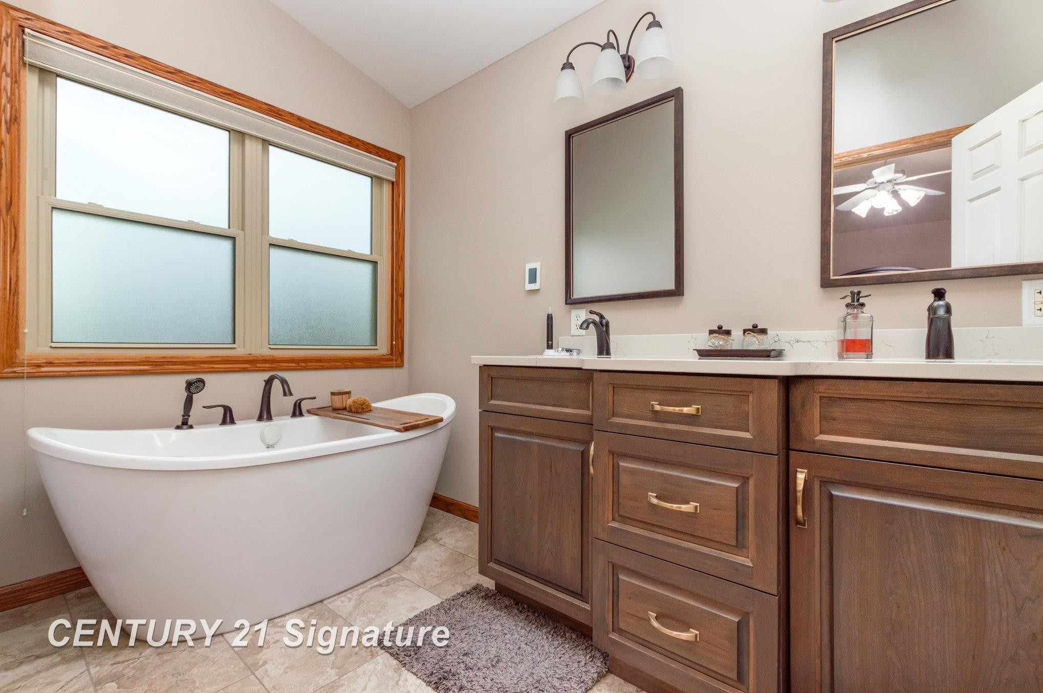7724 Hillbridge Drive, Freeland, MI 48623 — Photo 25