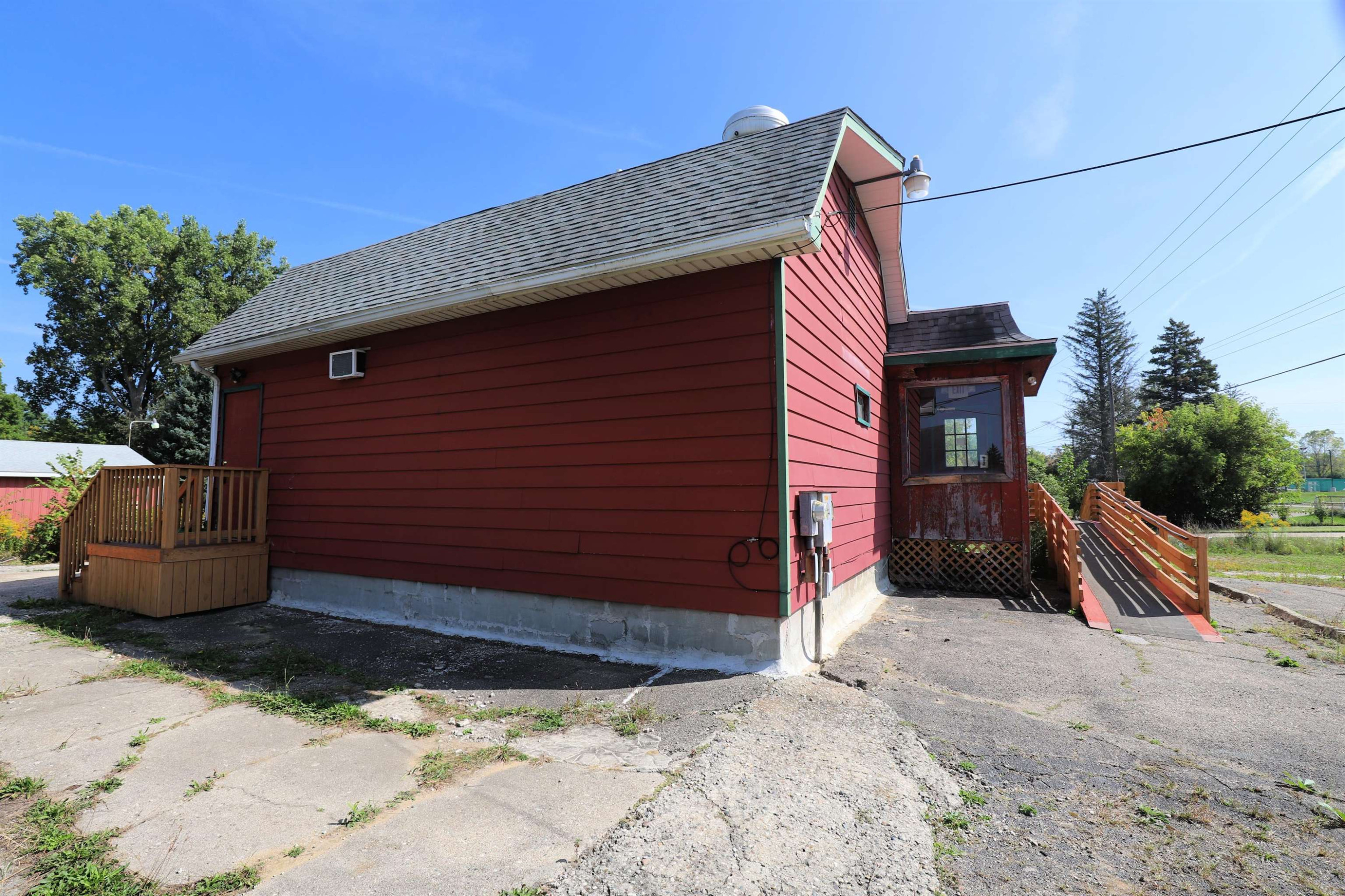 2246 W Coldwater Road, Flint, MI 48505 — Photo 8