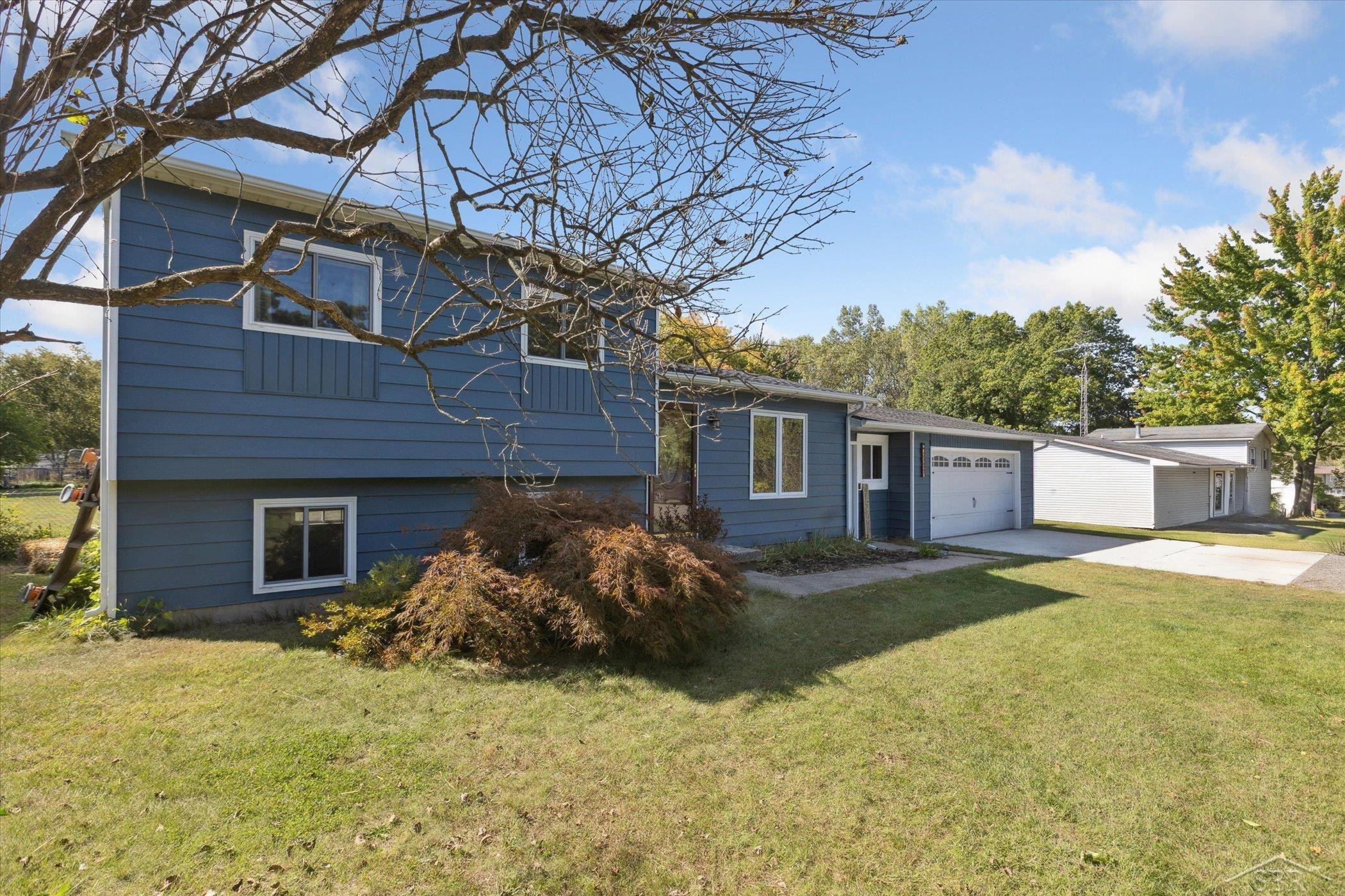 2305 Indian Road, Lapeer, MI 48446 — Photo 2