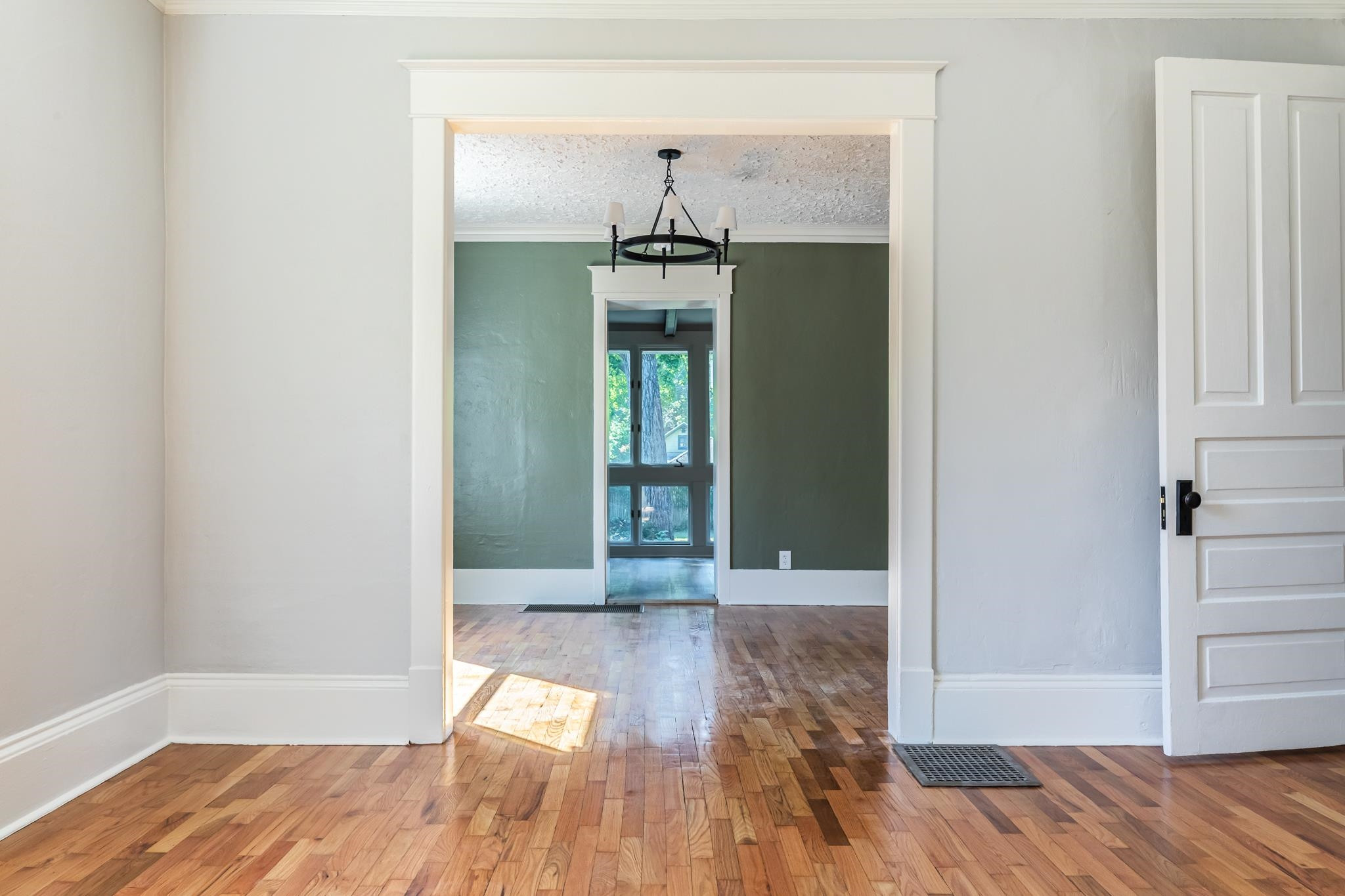 619 W Barnes Avenue, Lansing, MI 48910 — Photo 7