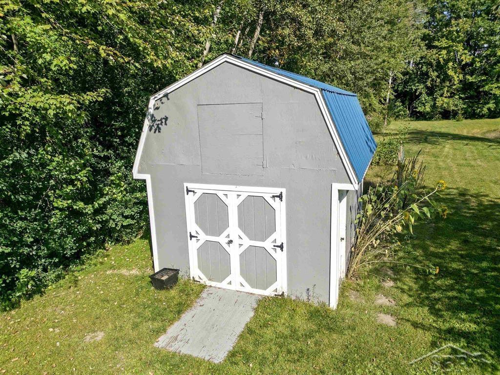 8879 Maple Road, Bridgeport, MI 48722 — Photo 37