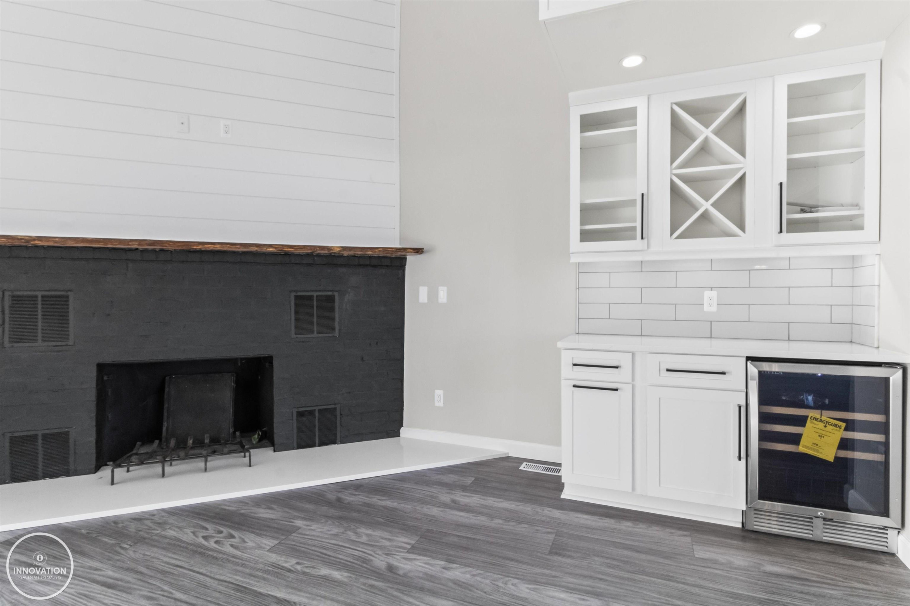 1600 N Channel Drive, MI 48028 — Photo 27