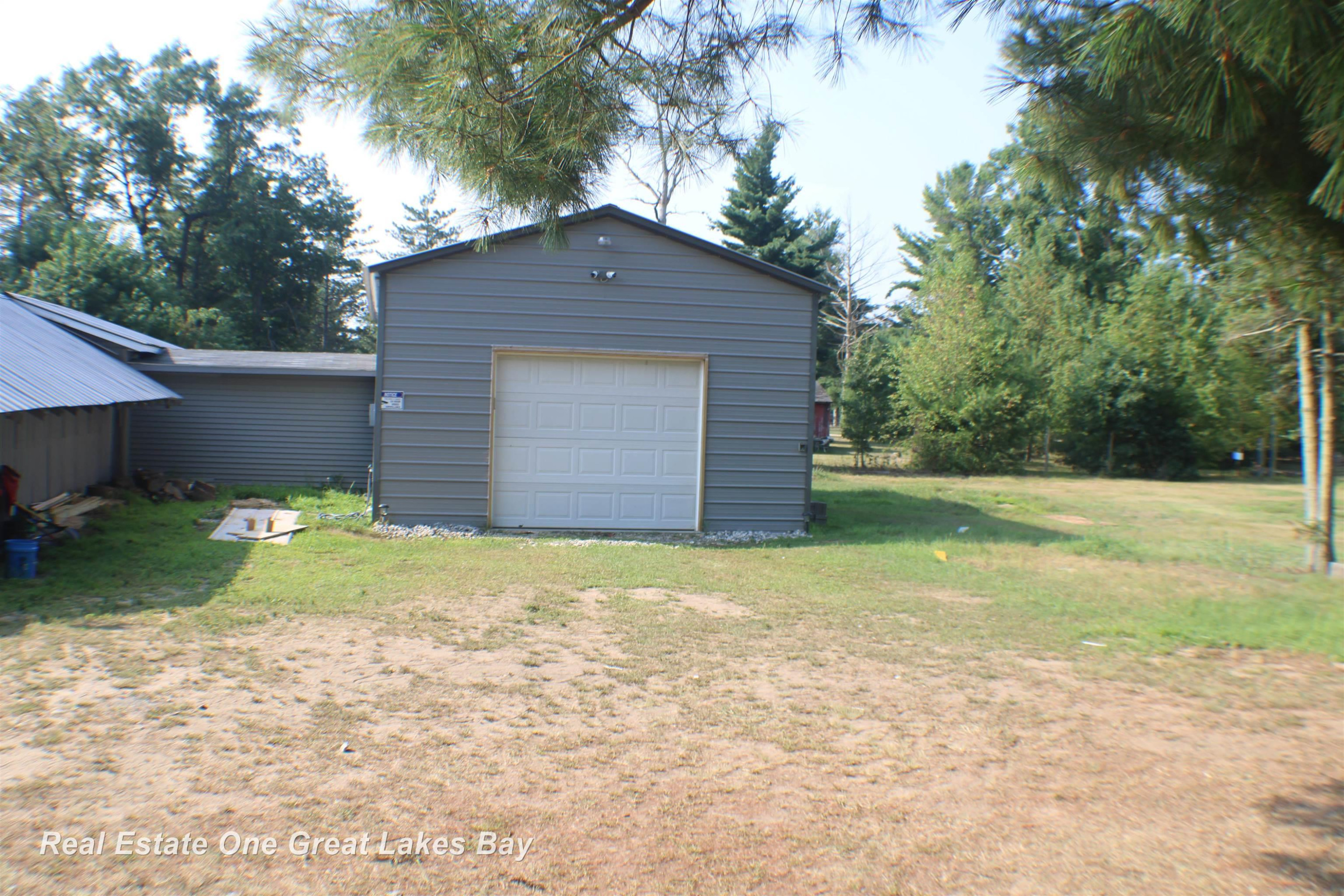 1714 Michael Drive, Alger, MI — Photo 5