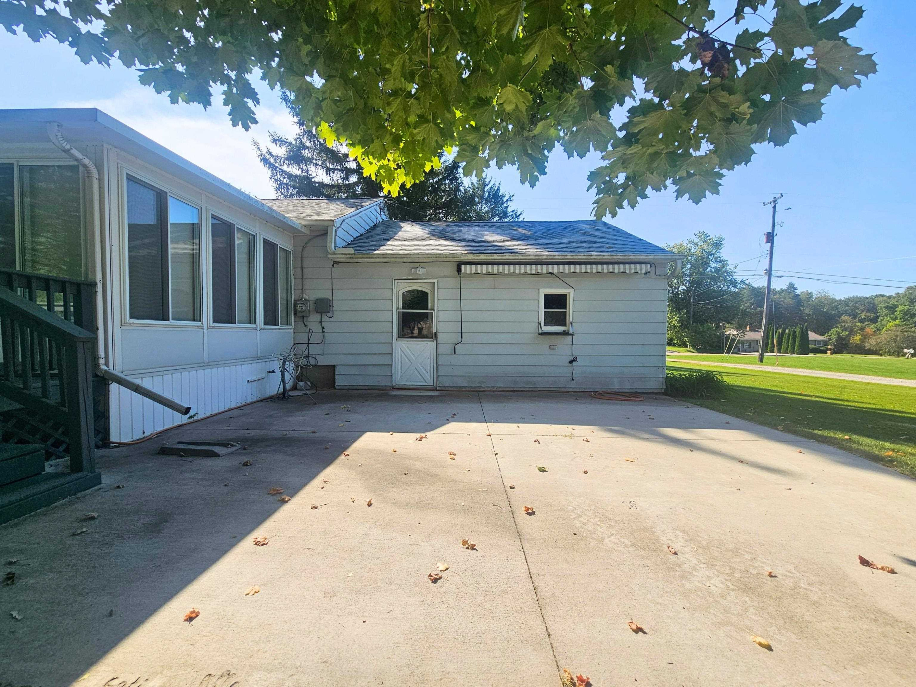 9467 E Frances Road, Otisville, MI 48463 — Photo 37
