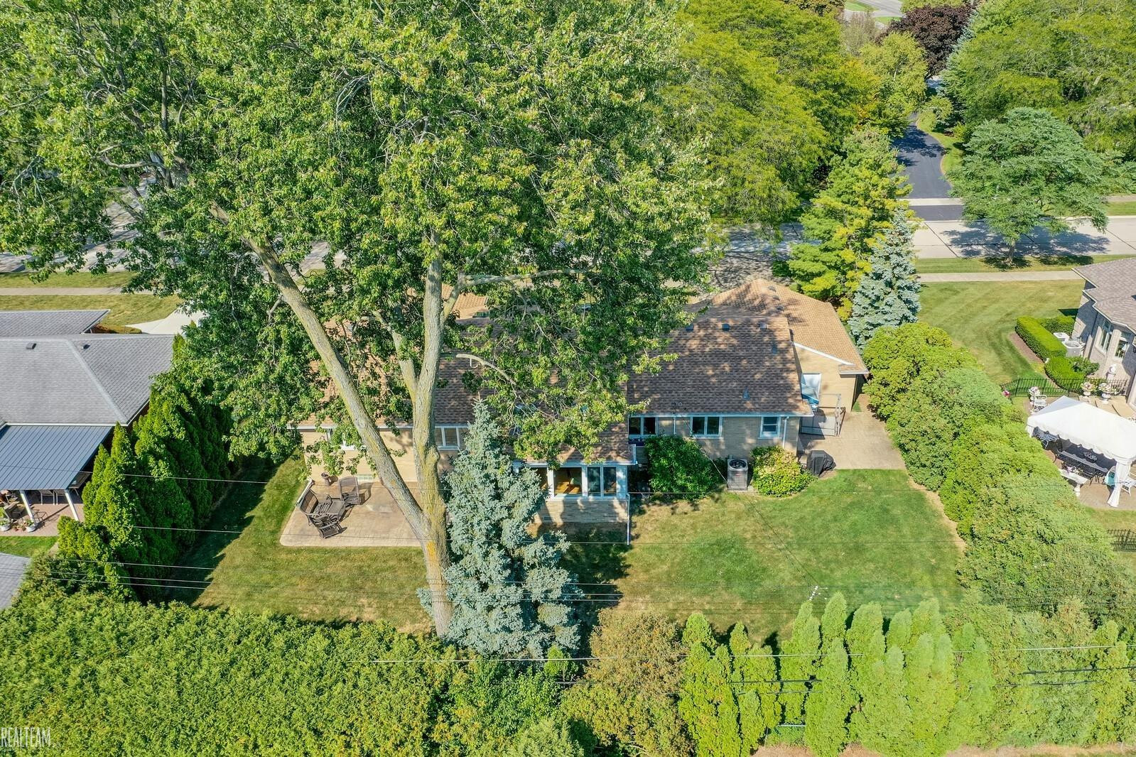 15 N Edgewood Drive, Grosse Pointe Shores, MI 48236 — Photo 5