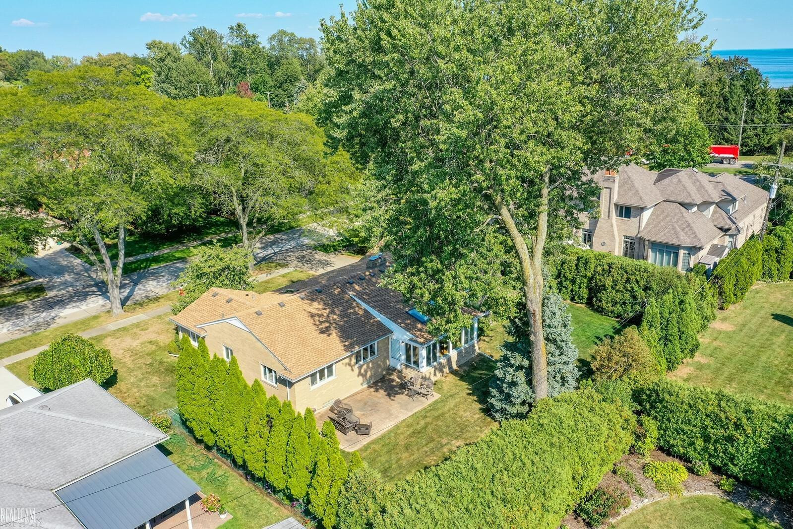 15 N Edgewood Drive, Grosse Pointe Shores, MI 48236 — Photo 6