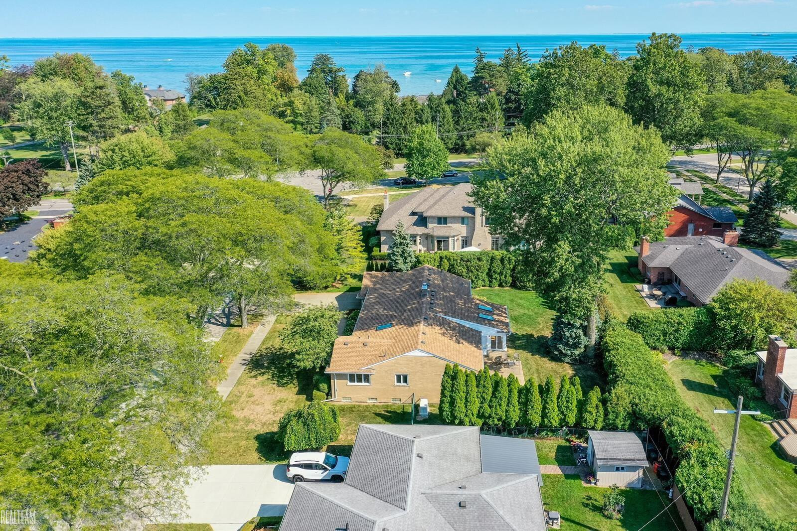 15 N Edgewood Drive, Grosse Pointe Shores, MI 48236 — Photo 7