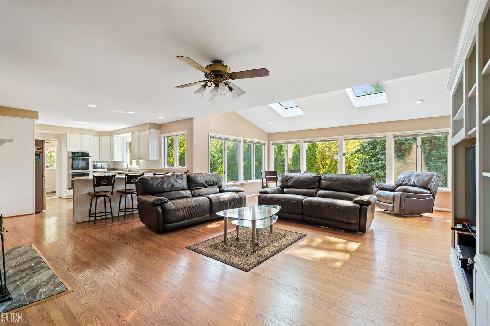 15 N Edgewood Drive, Grosse Pointe Shores, MI 48236 — Photo 11