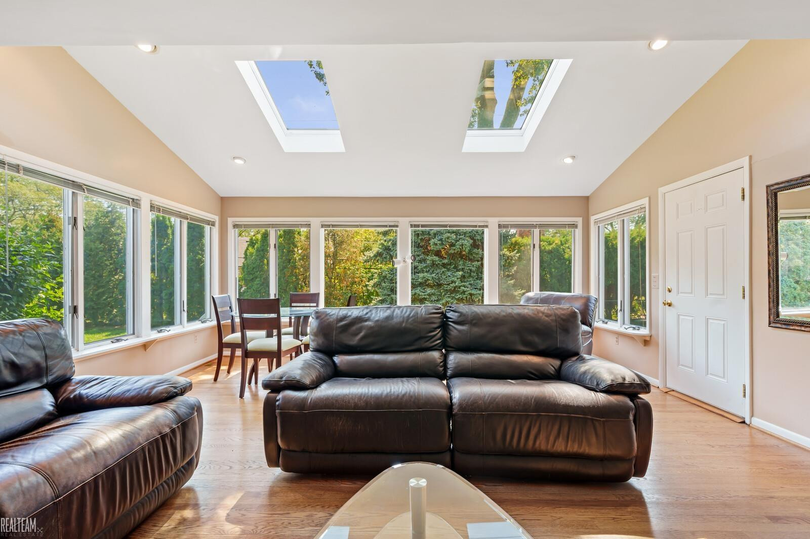15 N Edgewood Drive, Grosse Pointe Shores, MI 48236 — Photo 12