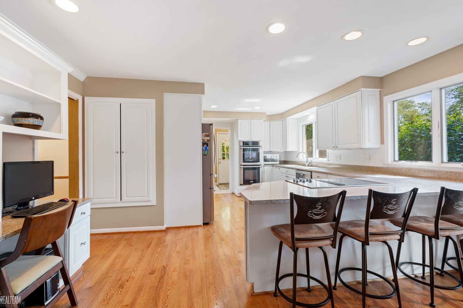 15 N Edgewood Drive, Grosse Pointe Shores, MI 48236 — Photo 17