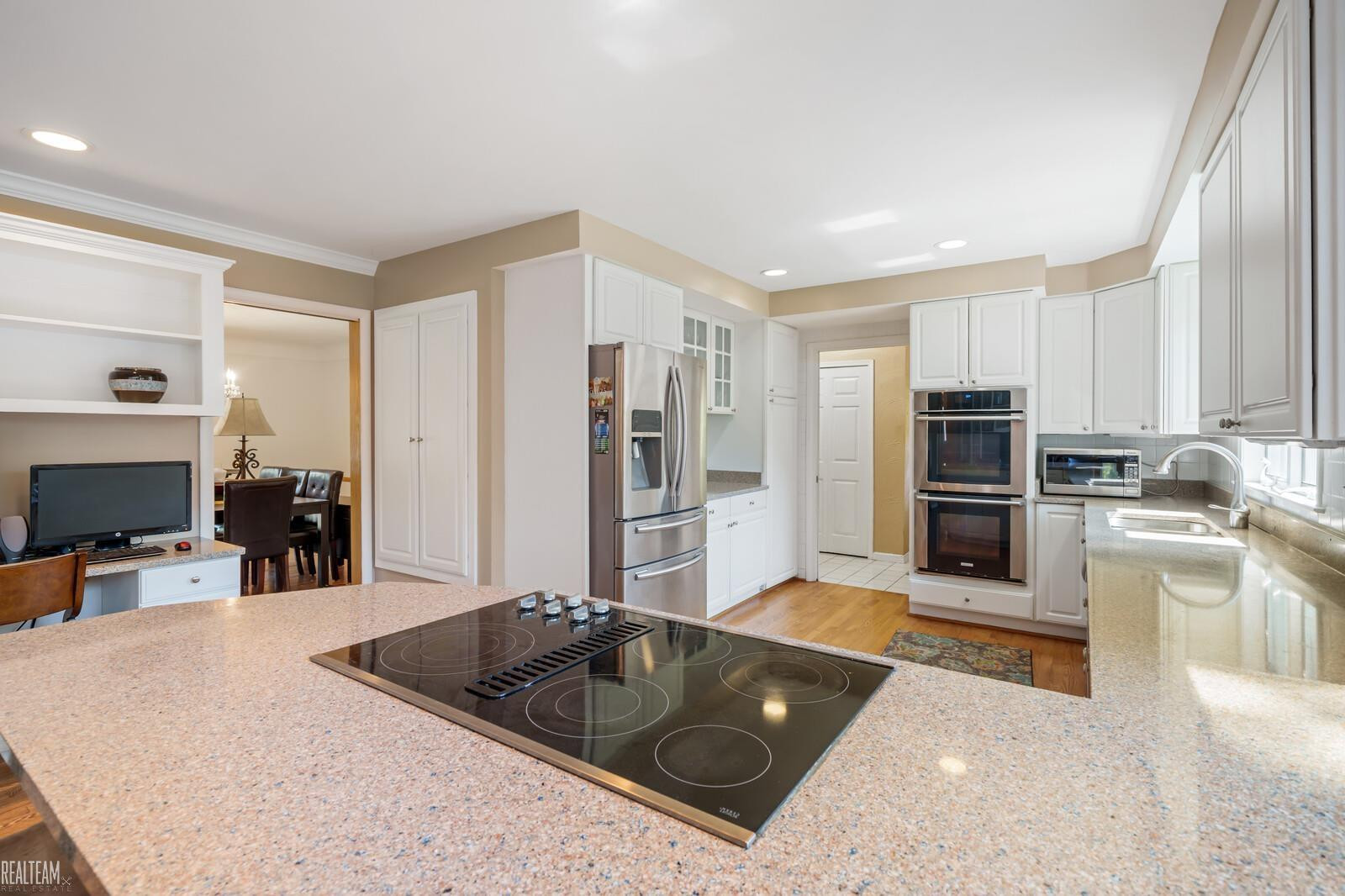 15 N Edgewood Drive, Grosse Pointe Shores, MI 48236 — Photo 18