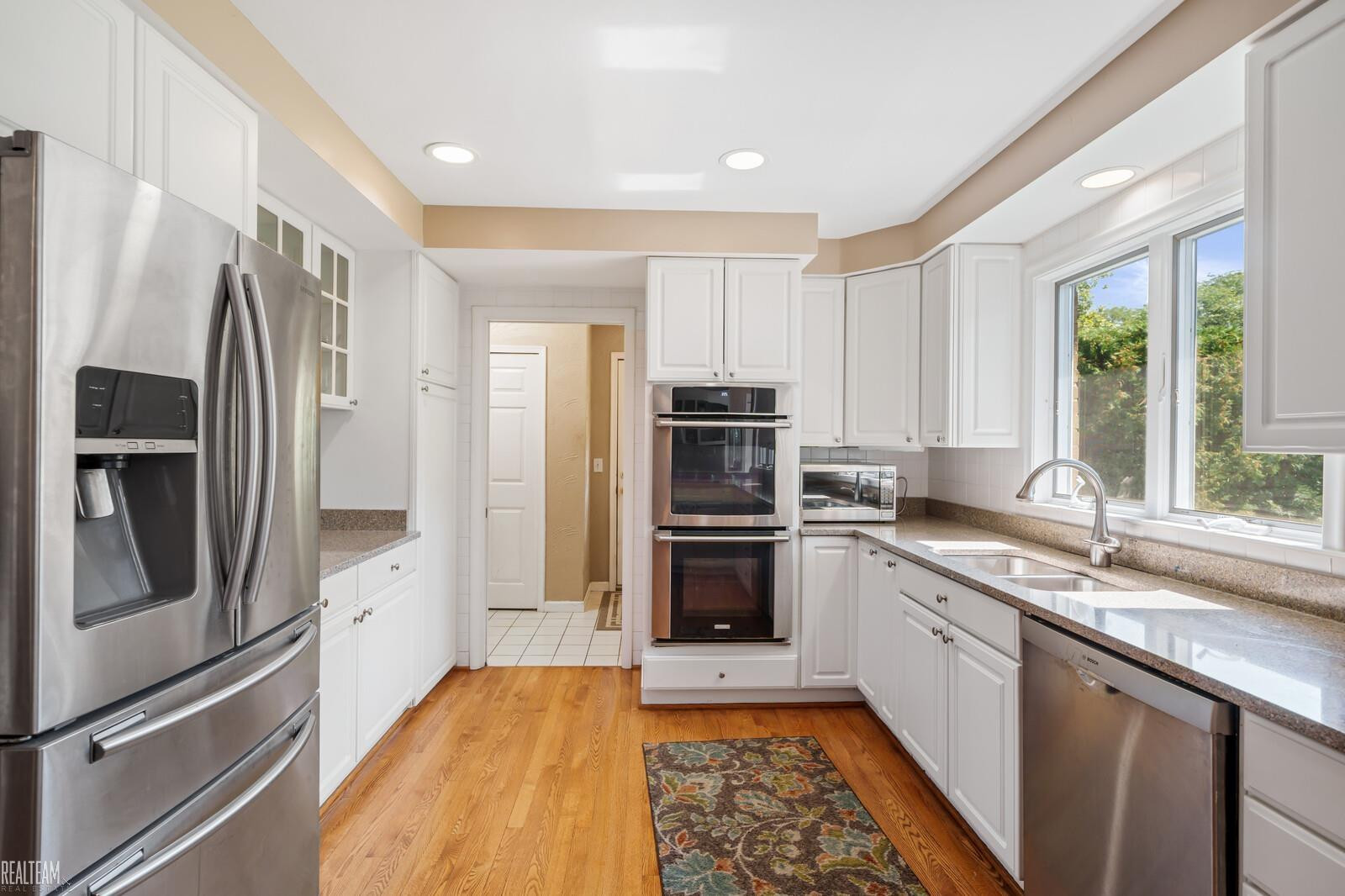 15 N Edgewood Drive, Grosse Pointe Shores, MI 48236 — Photo 19