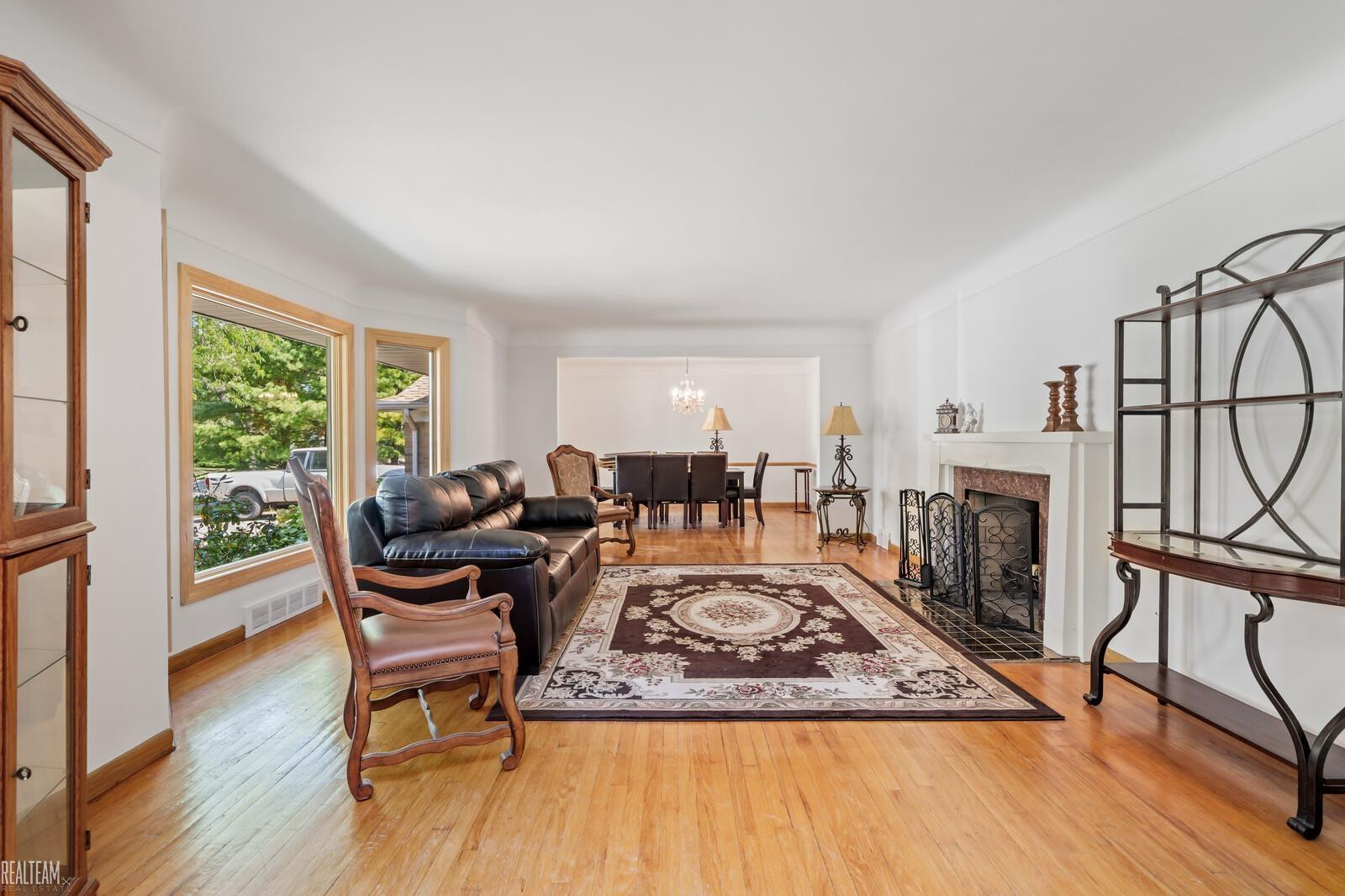 15 N Edgewood Drive, Grosse Pointe Shores, MI 48236 — Photo 21