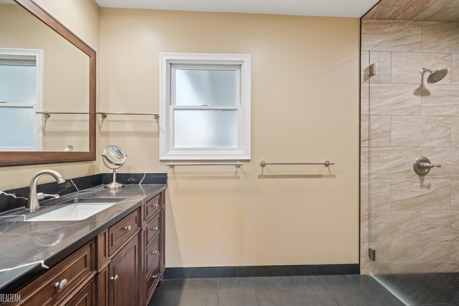 15 N Edgewood Drive, Grosse Pointe Shores, MI 48236 — Photo 27