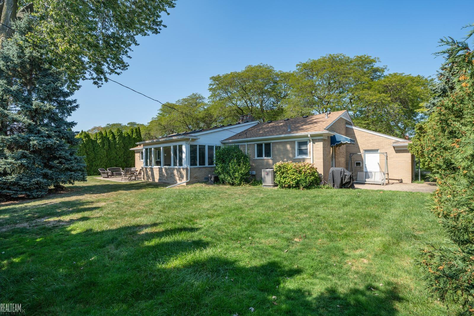 15 N Edgewood Drive, Grosse Pointe Shores, MI 48236 — Photo 40