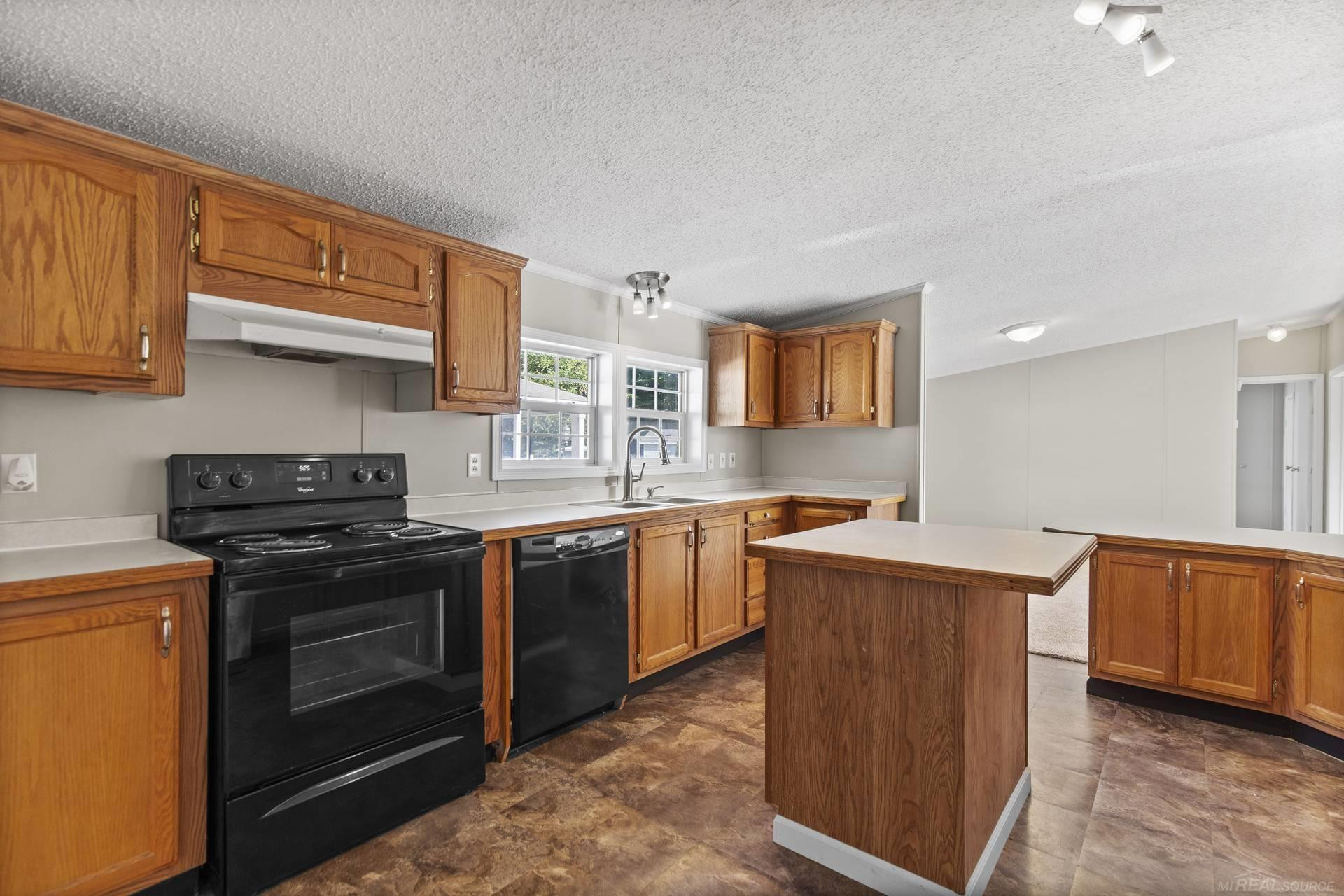 9386 Starboard Drive, MI — Photo 9