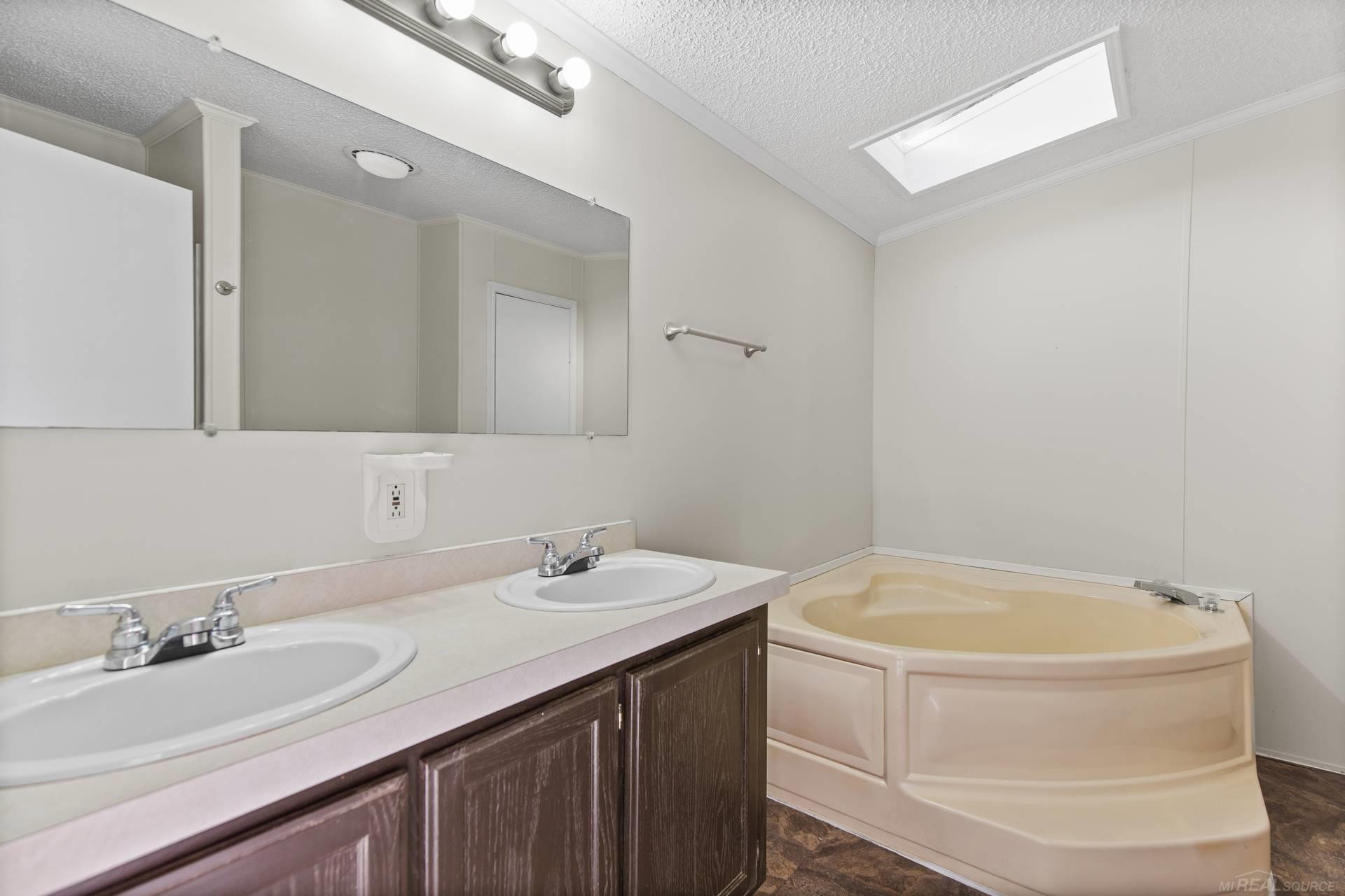9386 Starboard Drive, MI — Photo 22