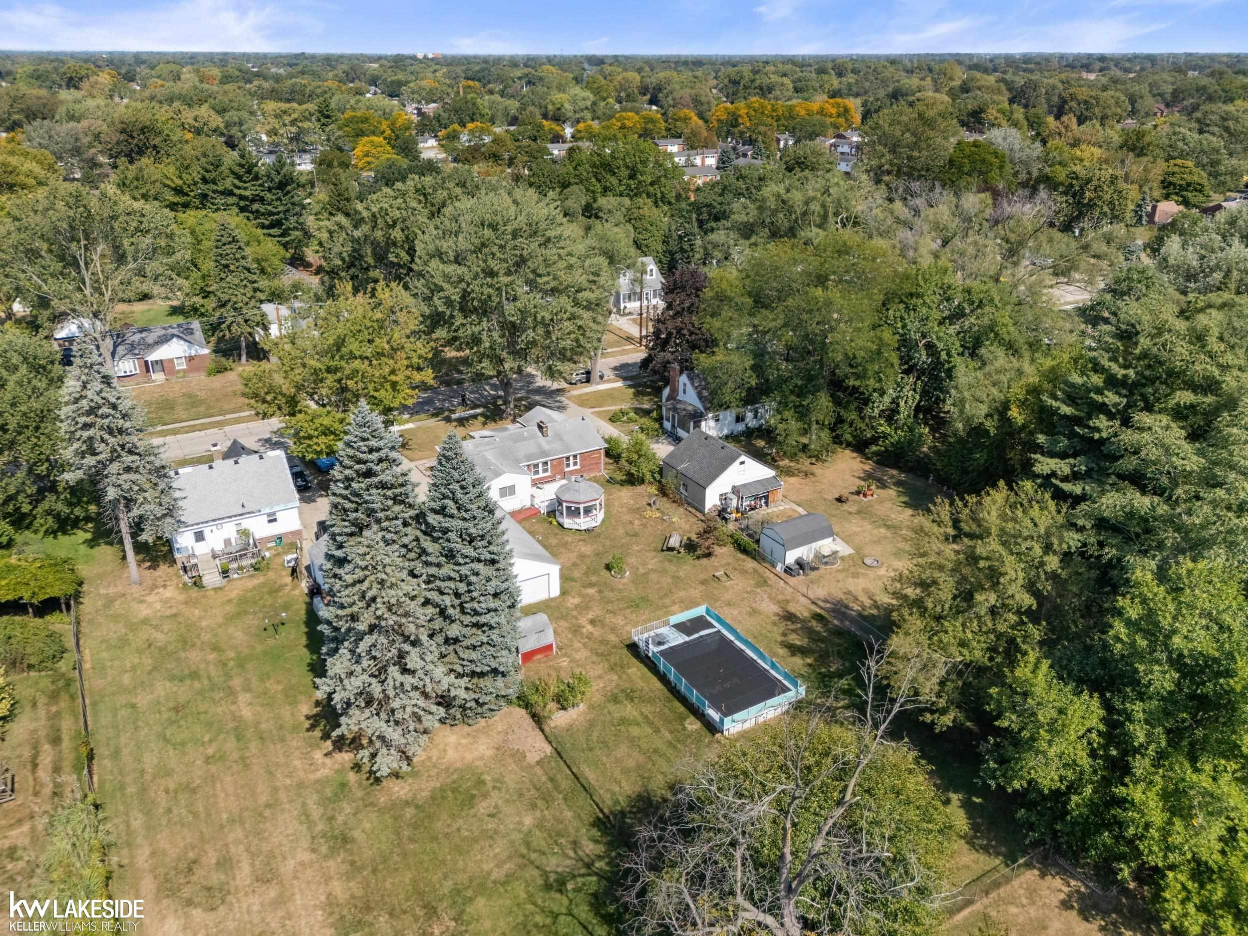 8518 Superior Street, Center Line, MI 48015 — Photo 41
