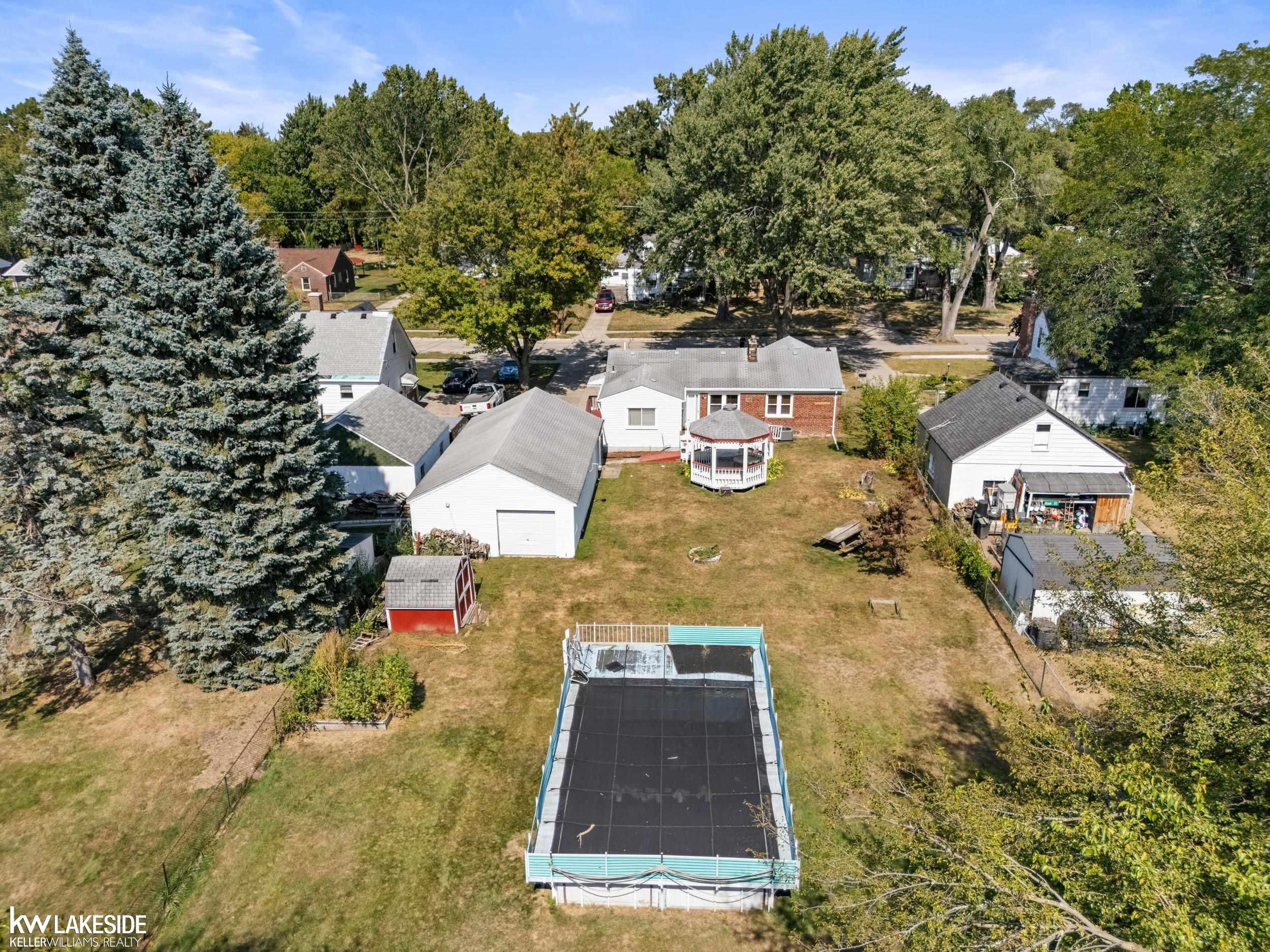 8518 Superior Street, Center Line, MI 48015 — Photo 42