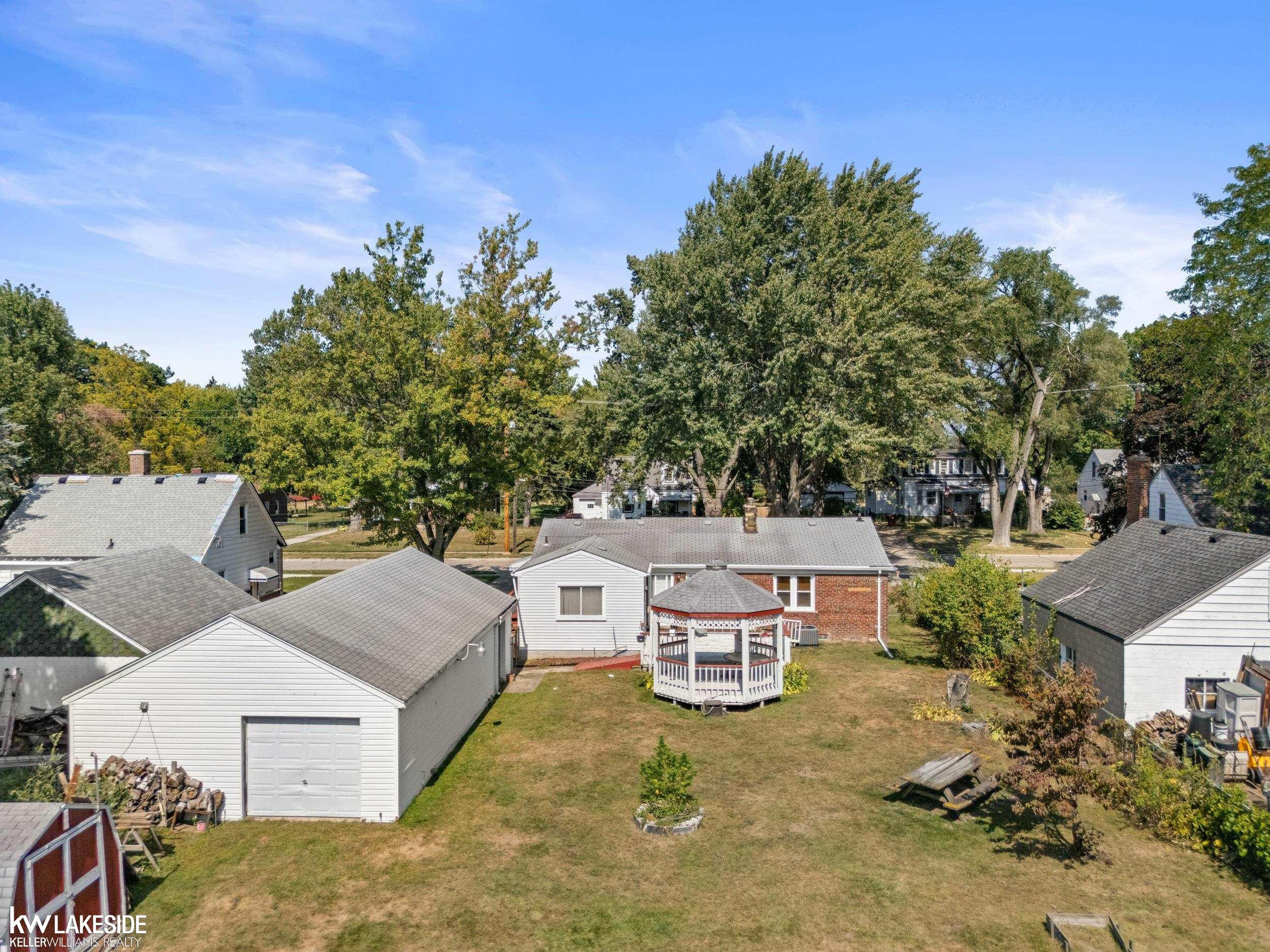 8518 Superior Street, Center Line, MI 48015 — Photo 43