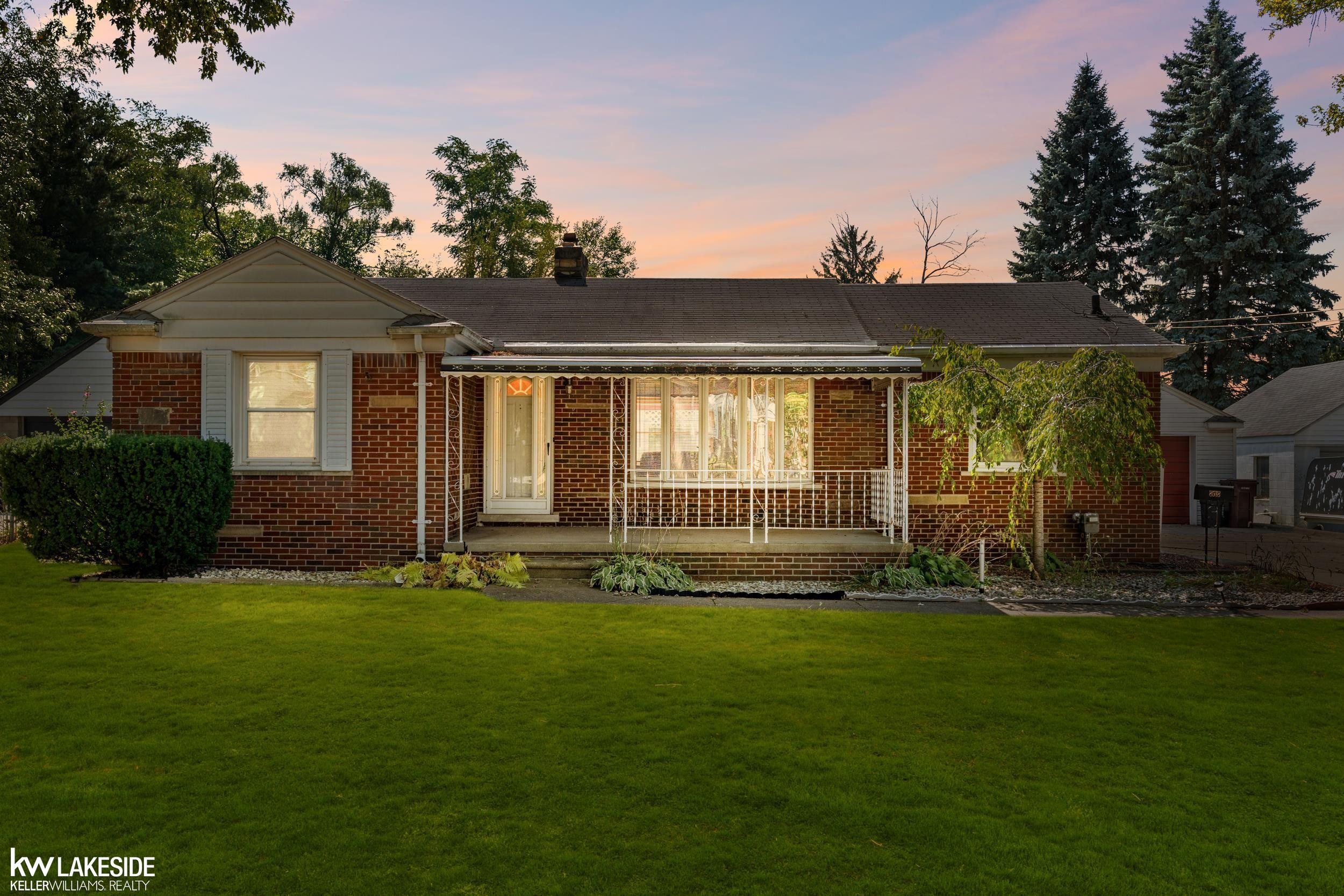 8518 Superior Street, Center Line, MI 48015 — Photo 2